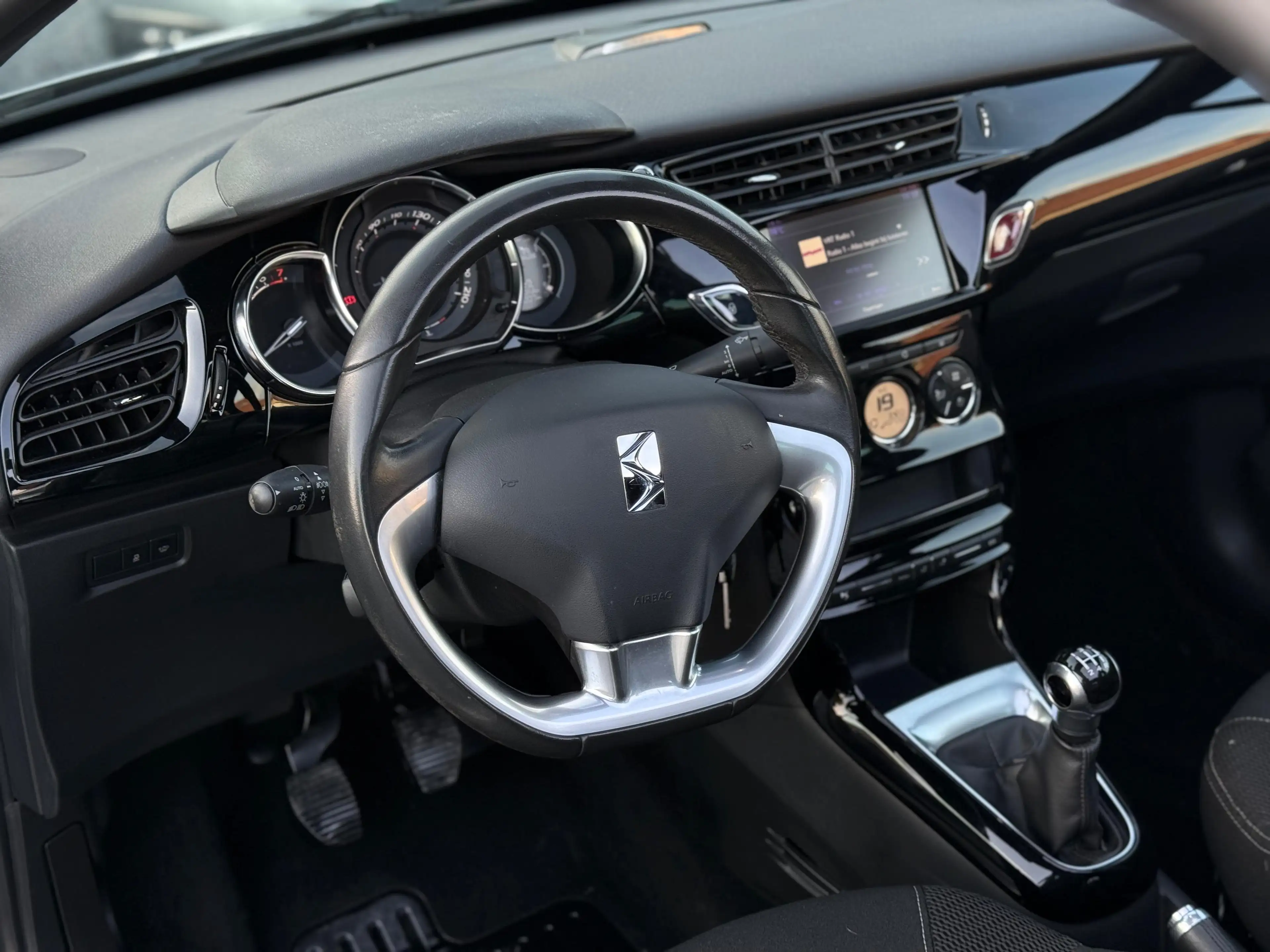 Citroen DS3 Cabrio 1.2i Benzine Led Airco Navi ParkS Camera * — photo 13