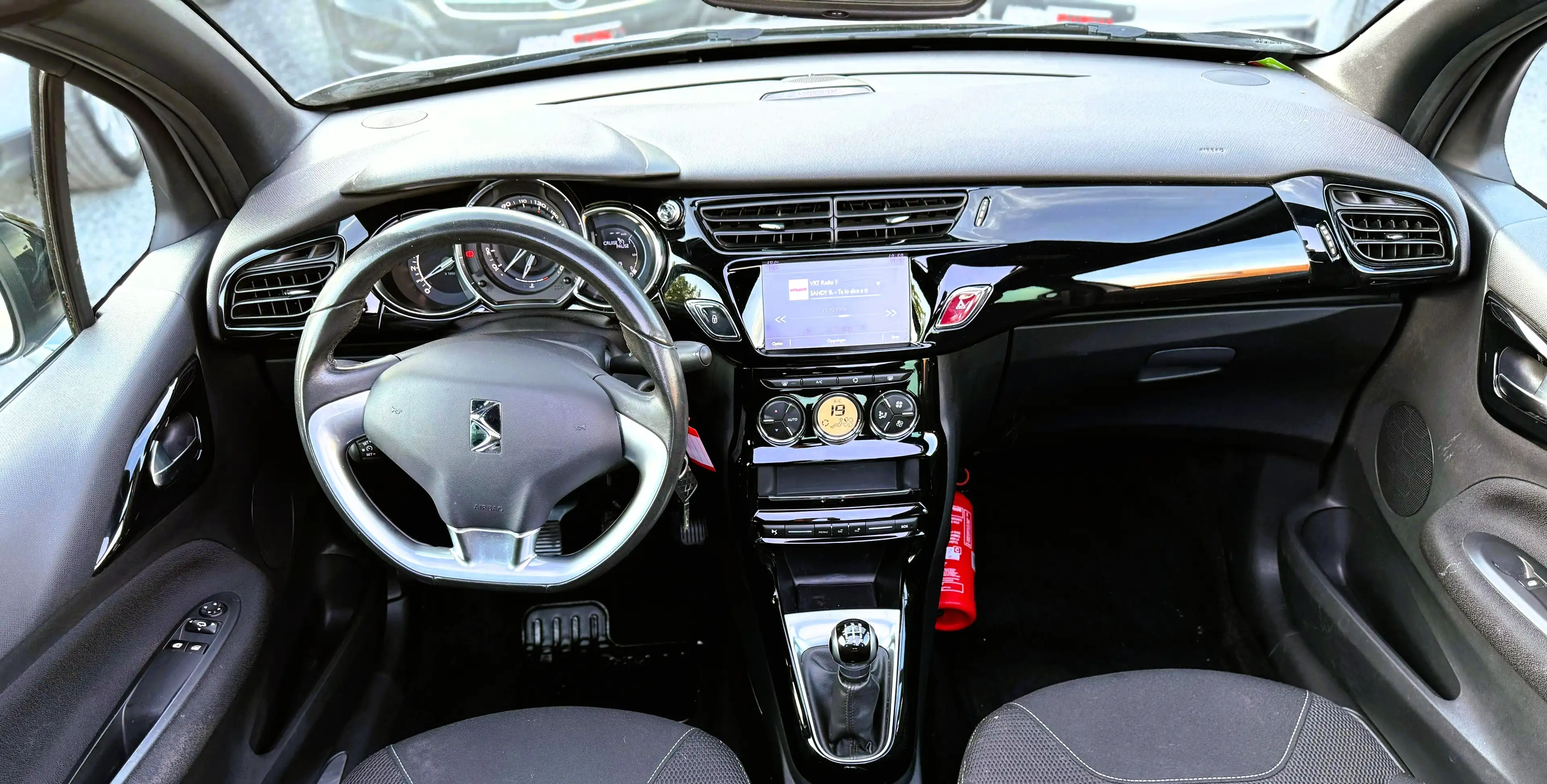 Citroen DS3 Cabrio 1.2i Benzine Led Airco Navi ParkS Camera * — photo 9