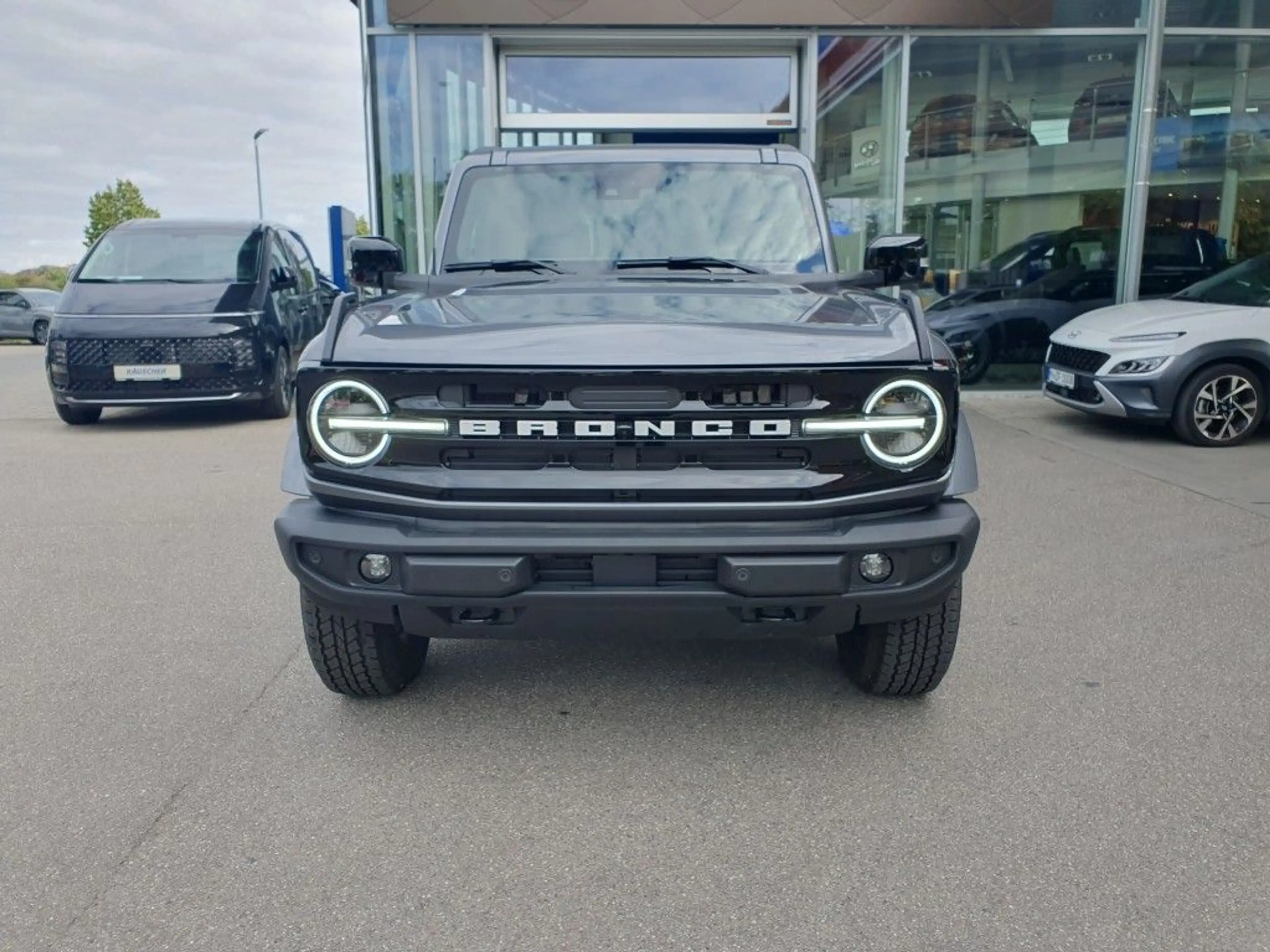 Ford Bronco 2.7 EcoBoost V6 Outer Banks — photo 2