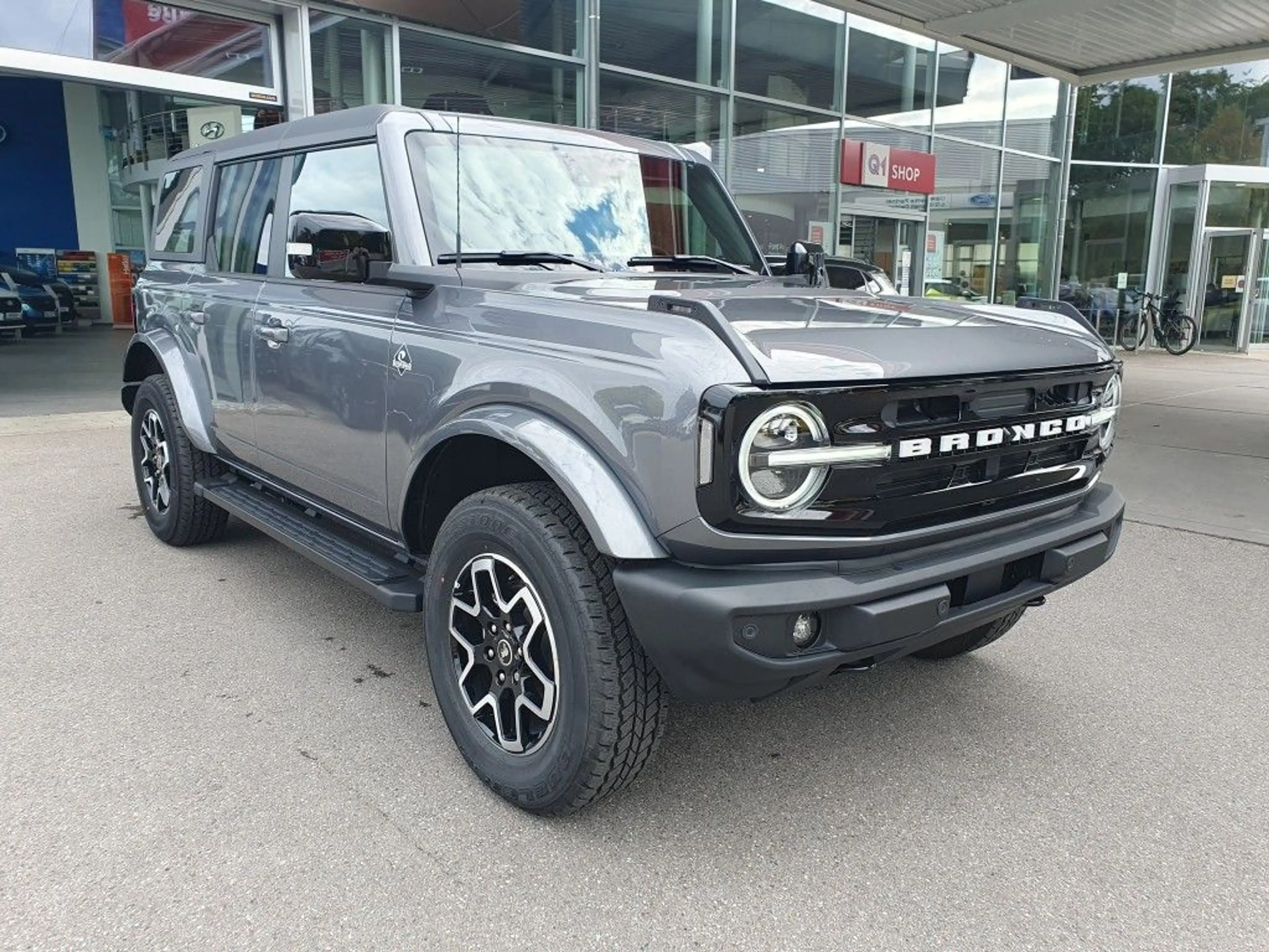 Ford Bronco 2.7 EcoBoost V6 Outer Banks — photo 3