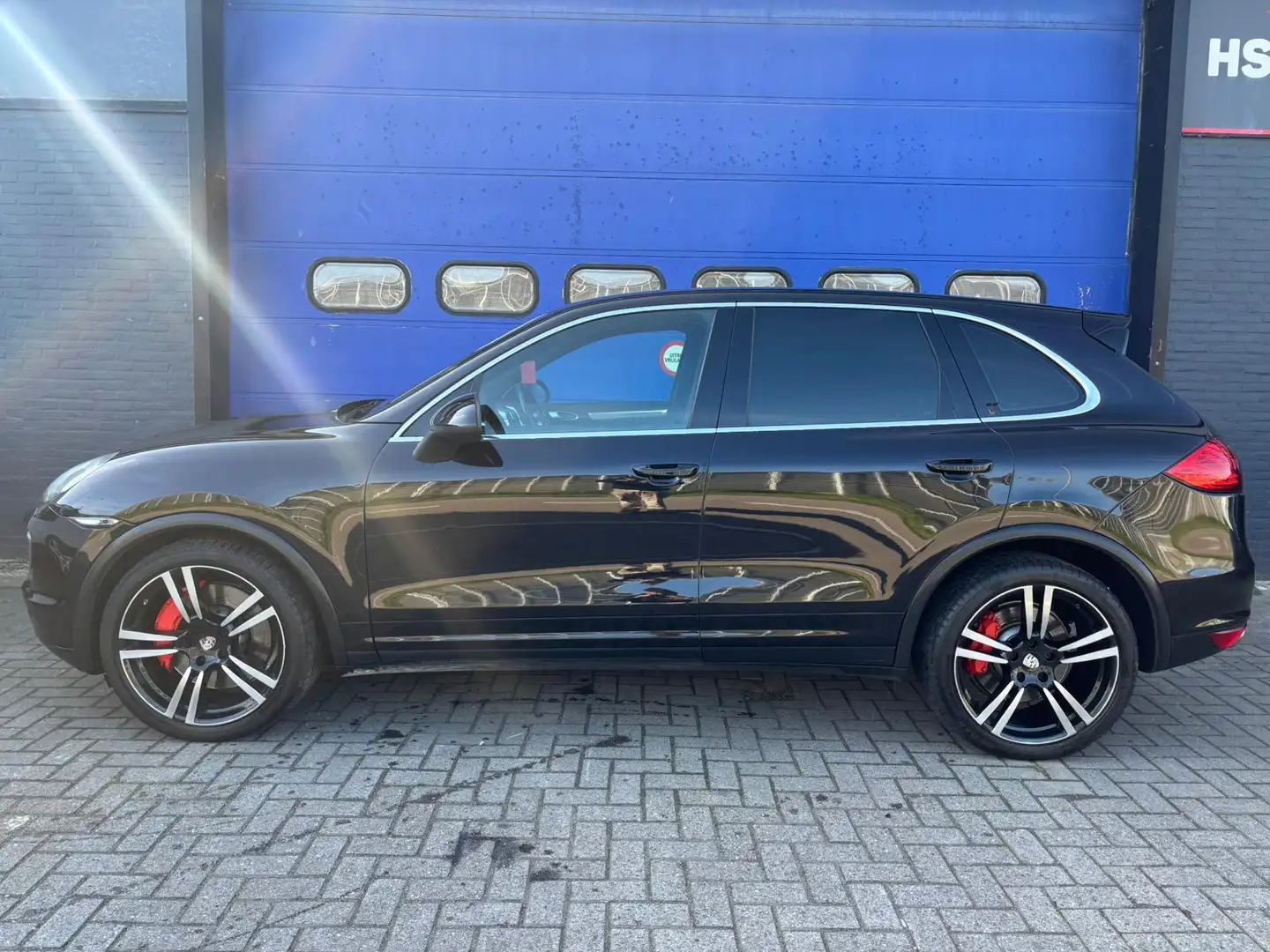 Porsche Cayenne 4.8 Turbo GTS 501 PK Youngtimer Zwart - 2