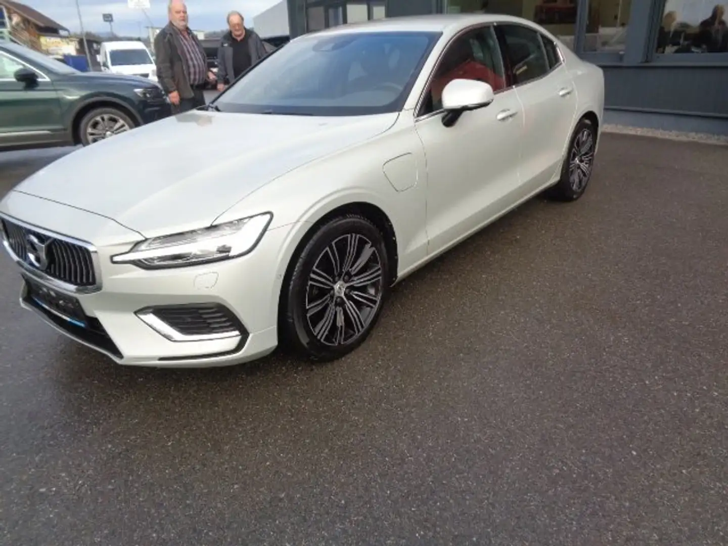 Volvo S60 Inscription Recharge Plug-In Hybrid AWD Beżowy - 2