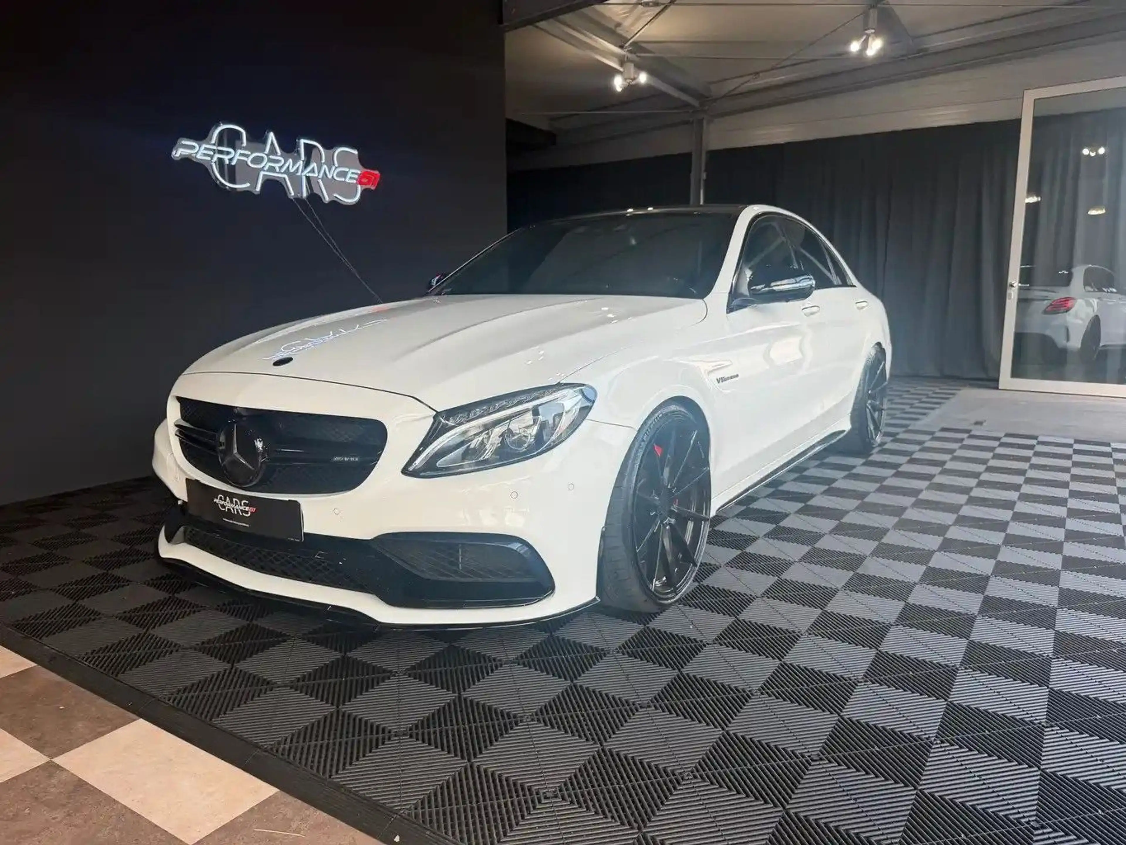Mercedes-Benz C 63 AMG / 360 Kamera/Felgen/Carbon/ Abs . Tempo