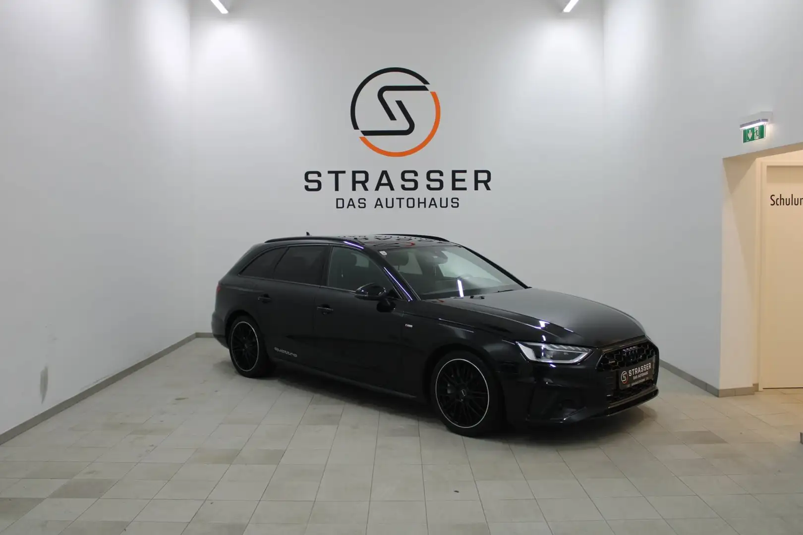 Audi A4 40 TDI quattro S line Schwarz - 1