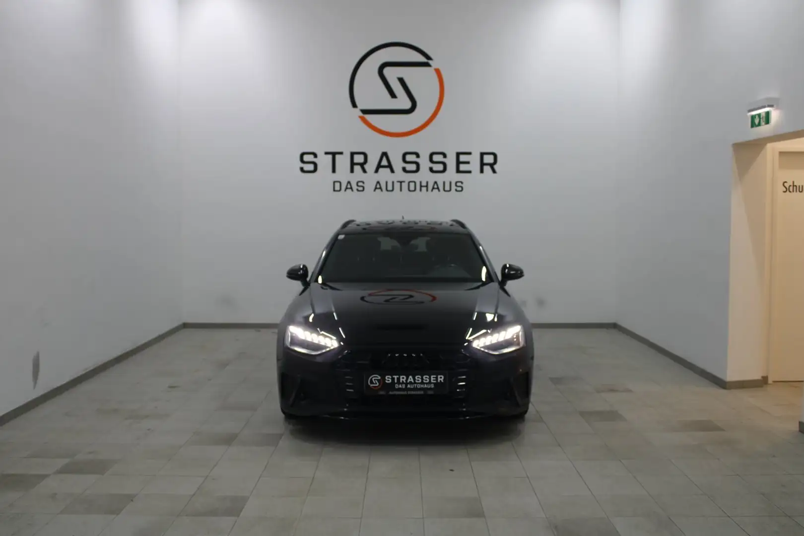 Audi A4 40 TDI quattro S line Schwarz - 2