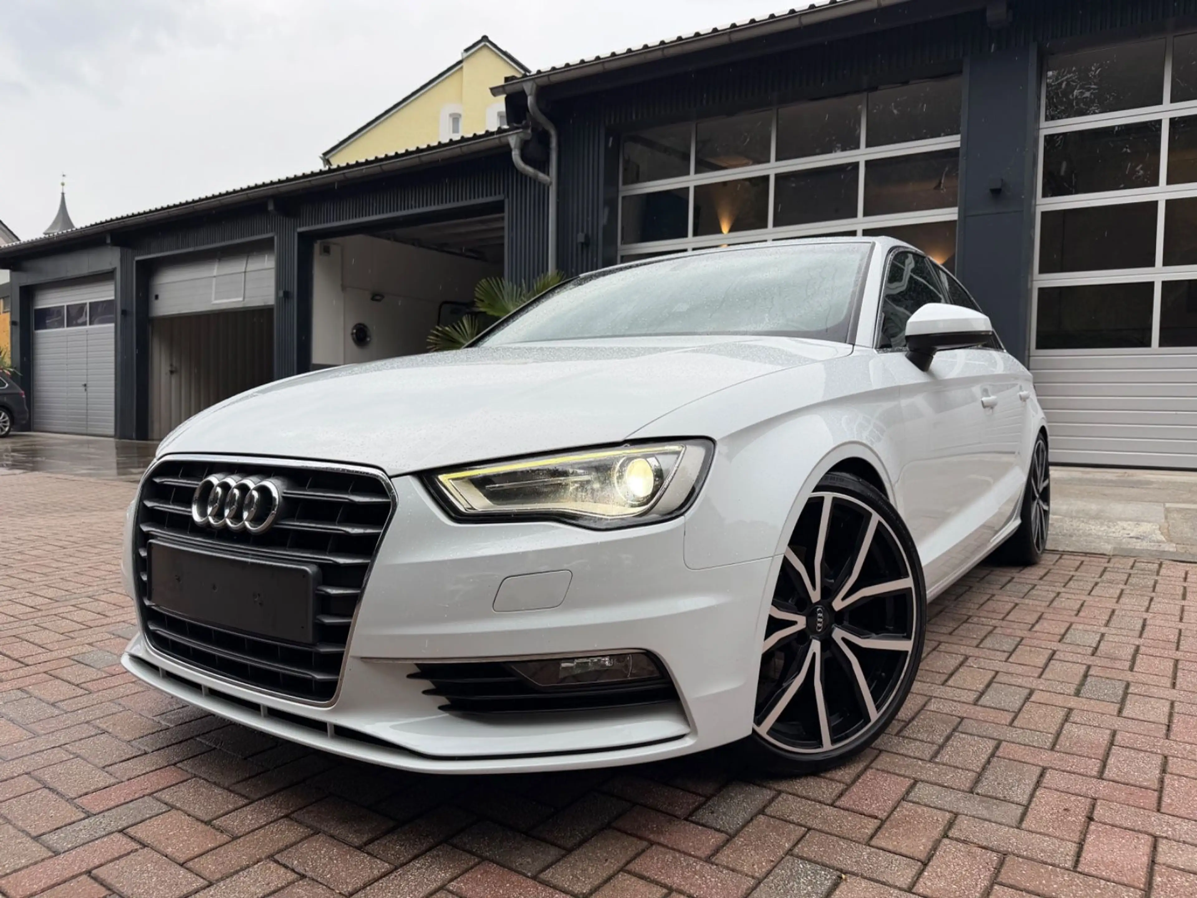 Audi A3 Limousine Ambition S-Line Standheizung Xenon