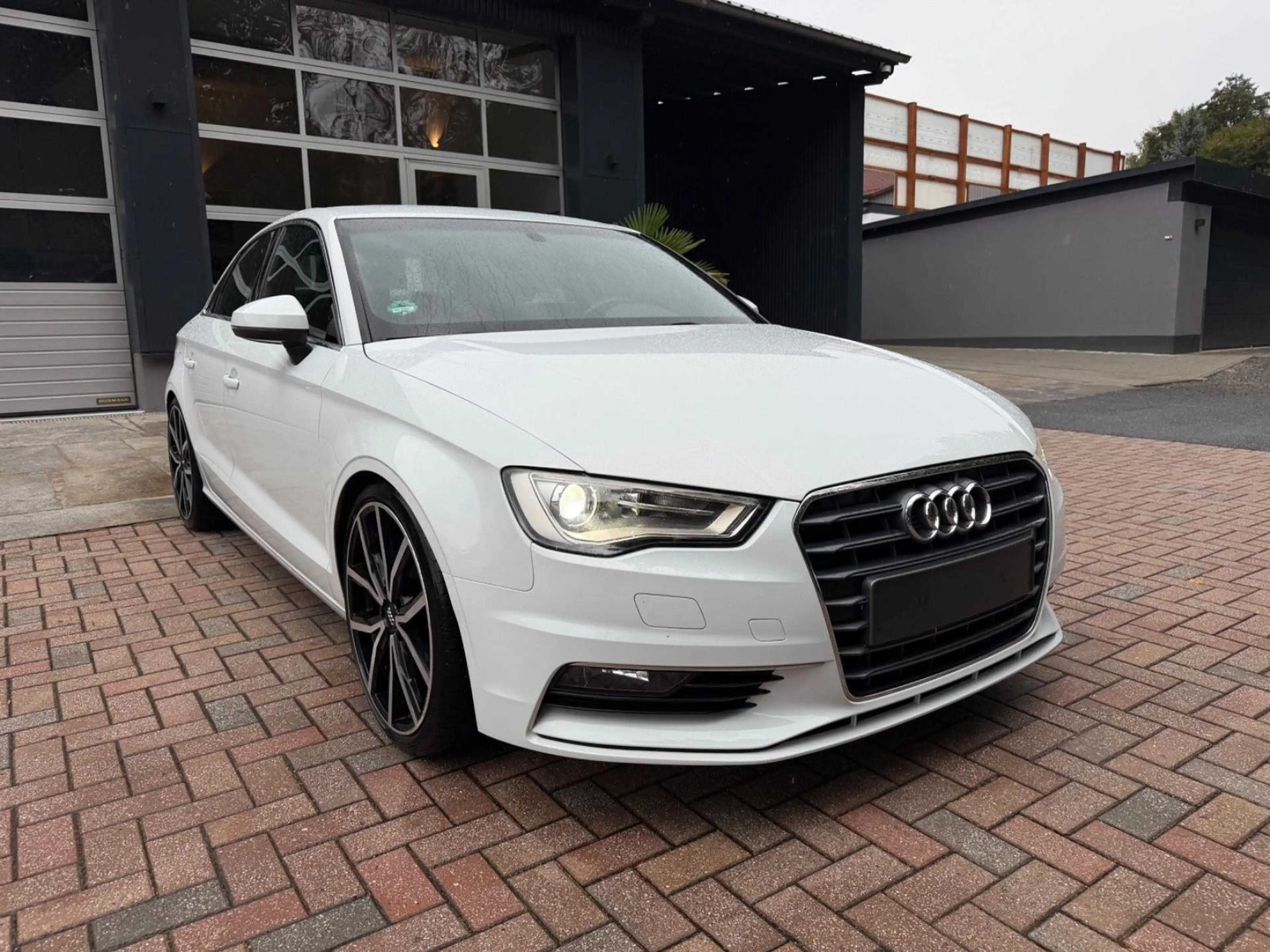 Audi A3 Limousine Ambition S-Line Standheizung Xenon — photo 3