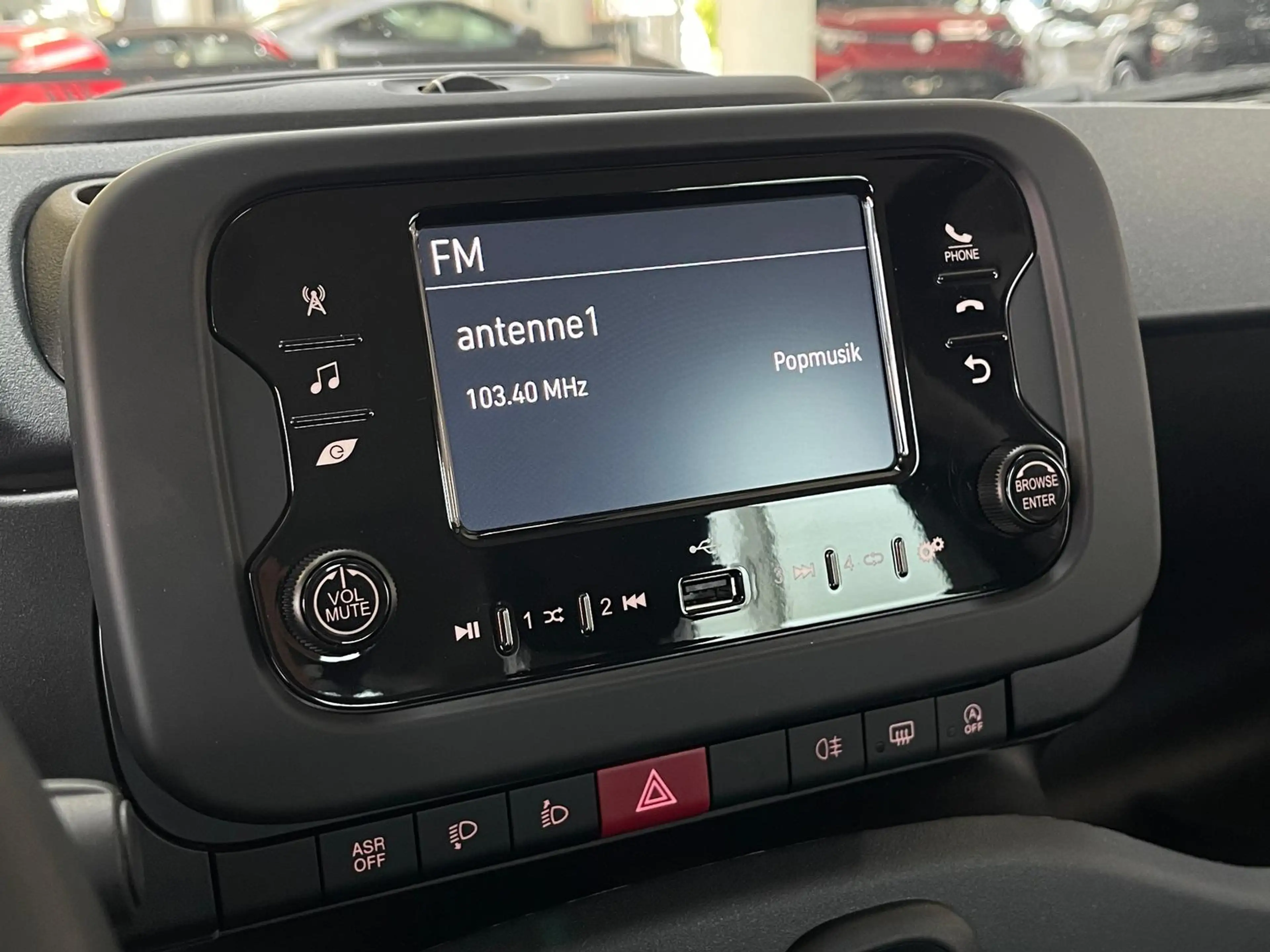 Fiat Panda 1.0 Mild Hybrid Pandina Pop+Klima+PDC hi.+ — photo 11