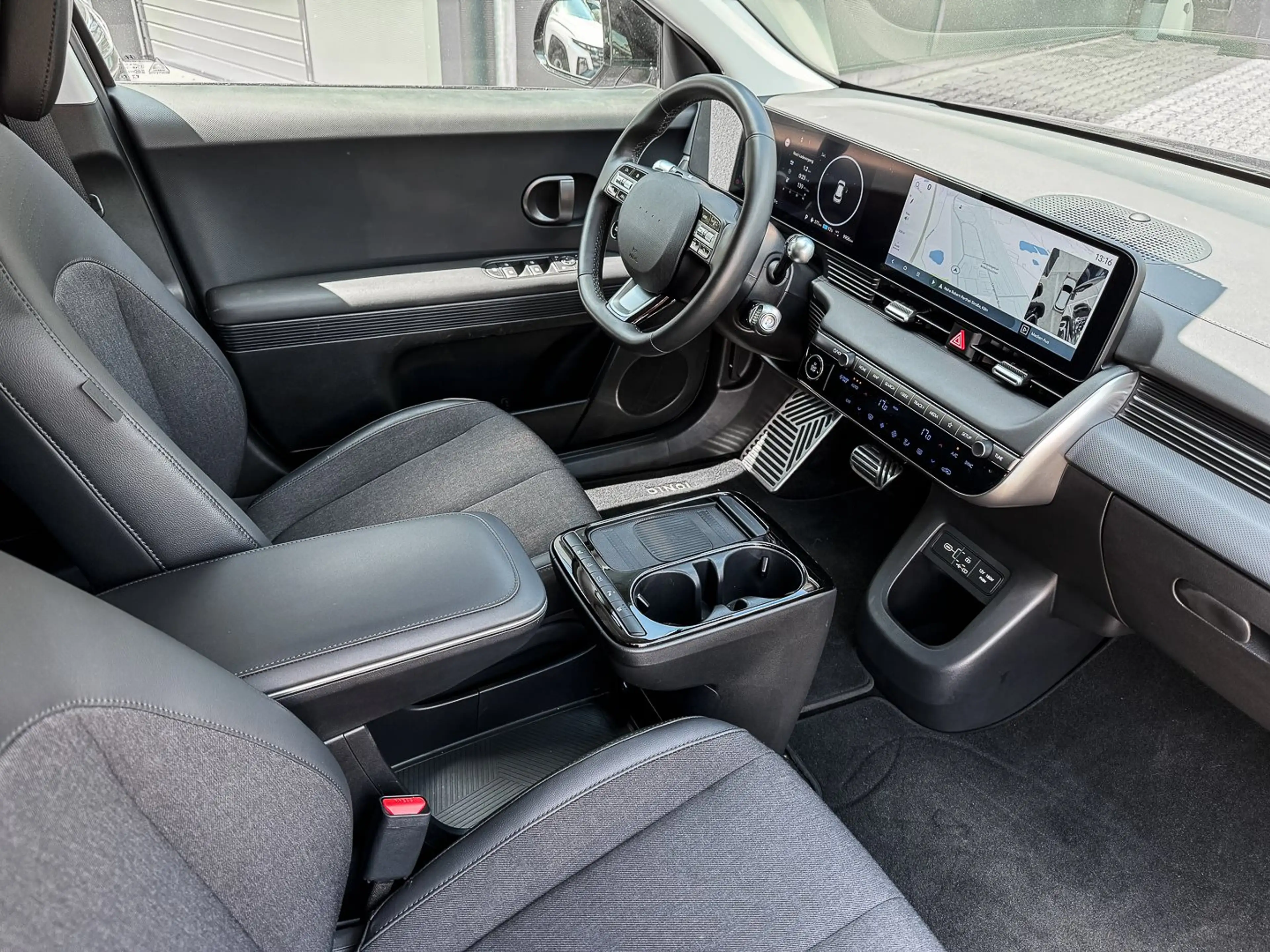 Hyundai IONIQ 5 63 kW/h ACC NAVI LED SHZ DAB E-SITZE — photo 7