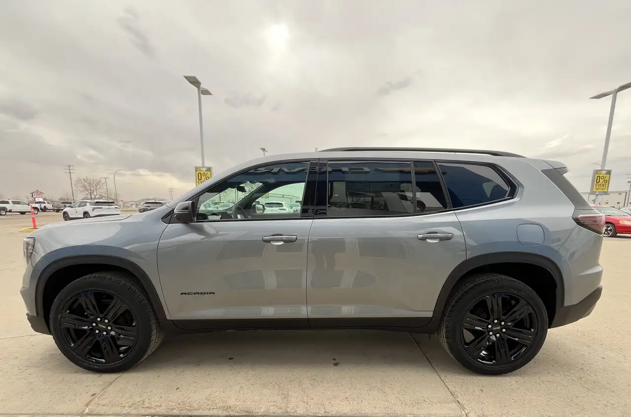 GMC Acadia снимка GMC Acadia