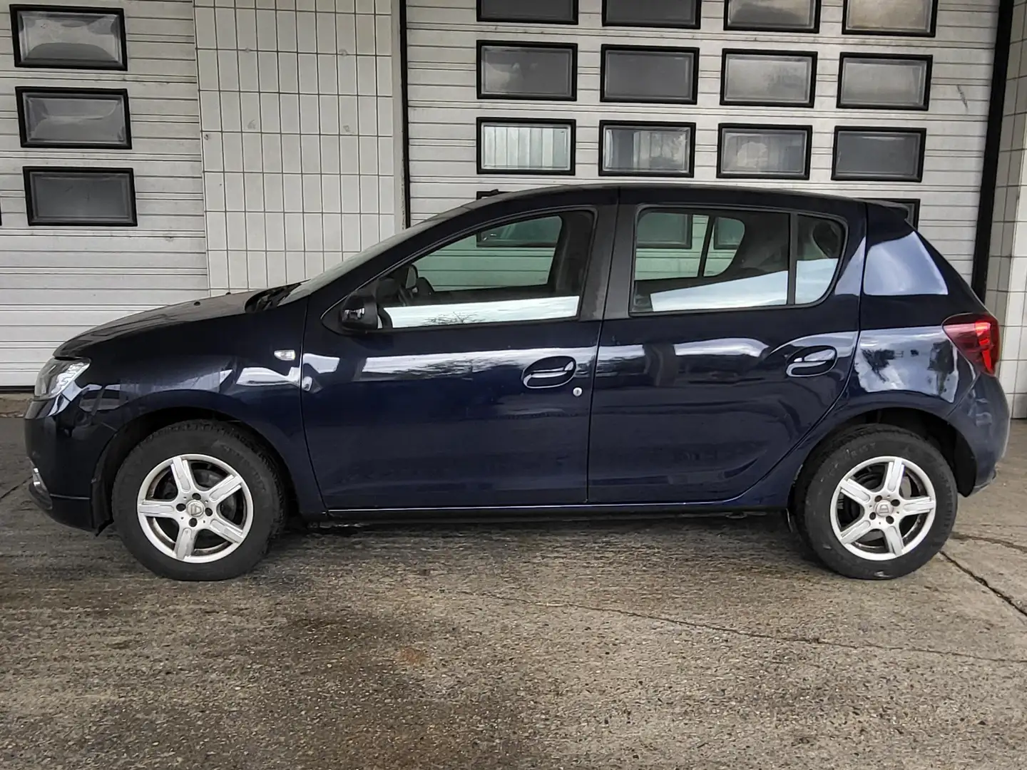 Dacia Sandero Laureate Blau - 2