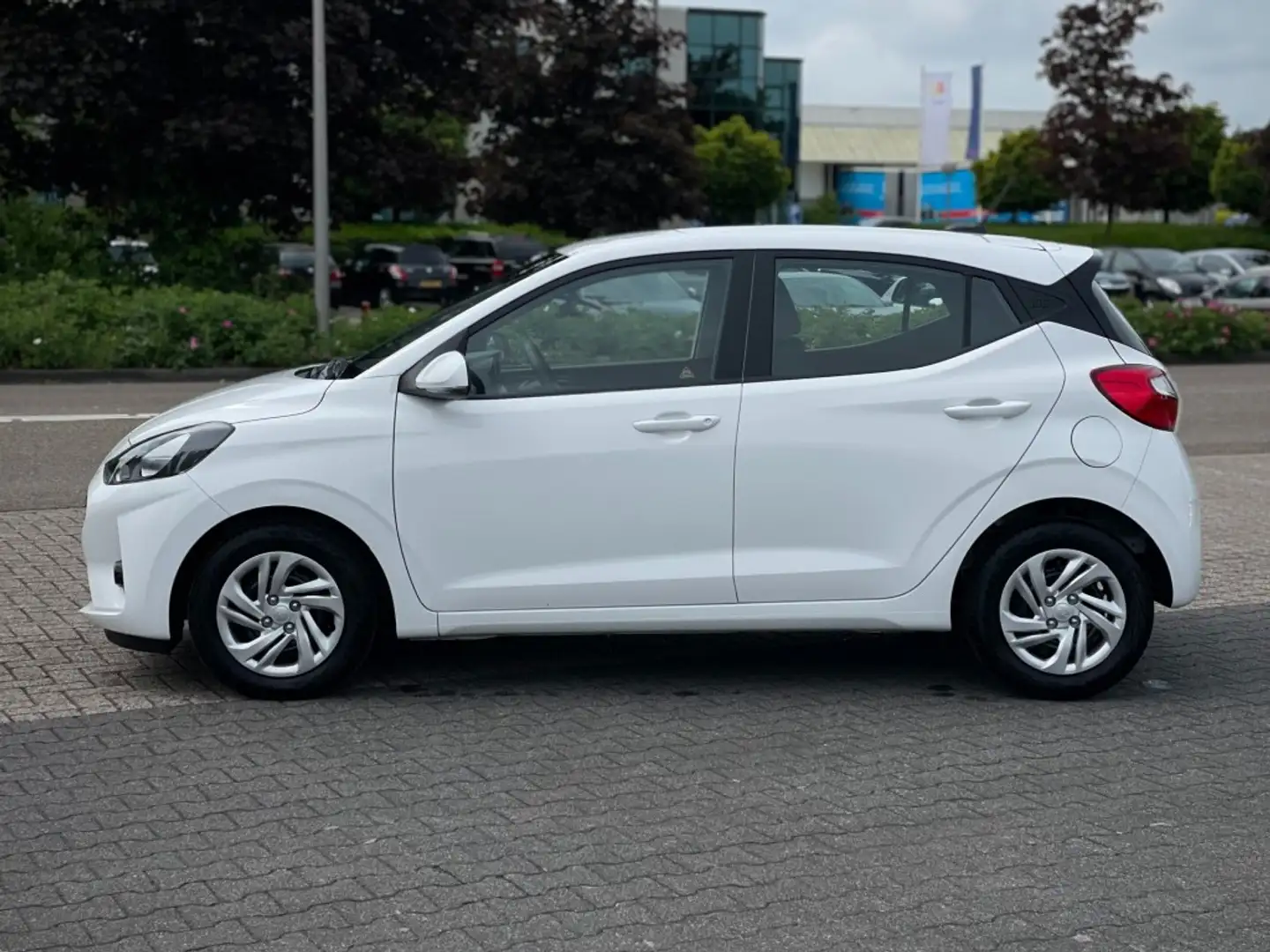 Hyundai i10 1.0 COMFORT SMART CAMERA CRUISE DIGITAAL DASHB. Blanc - 2