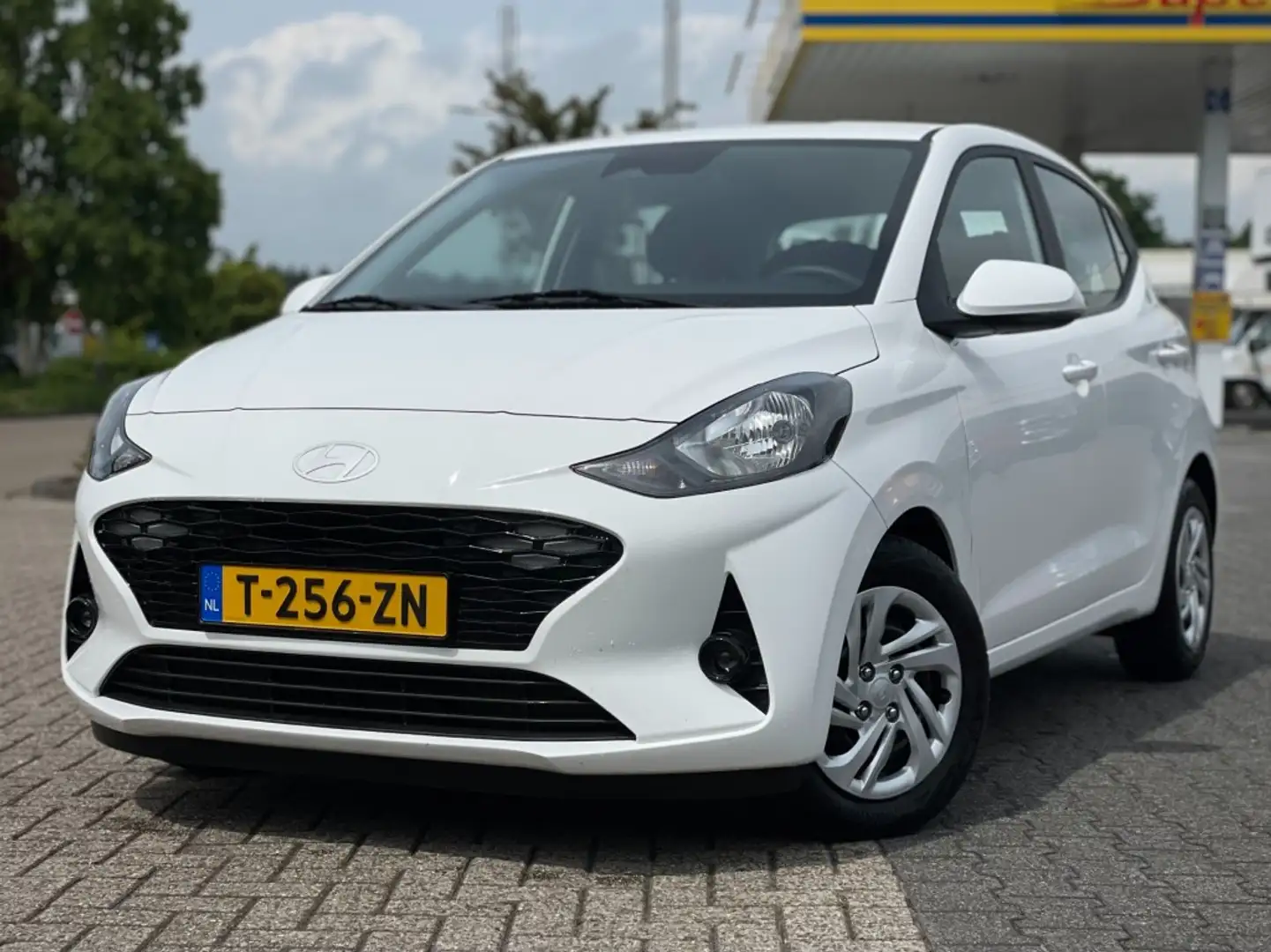 Hyundai i10 1.0 COMFORT SMART CAMERA CRUISE DIGITAAL DASHB. Blanc - 1