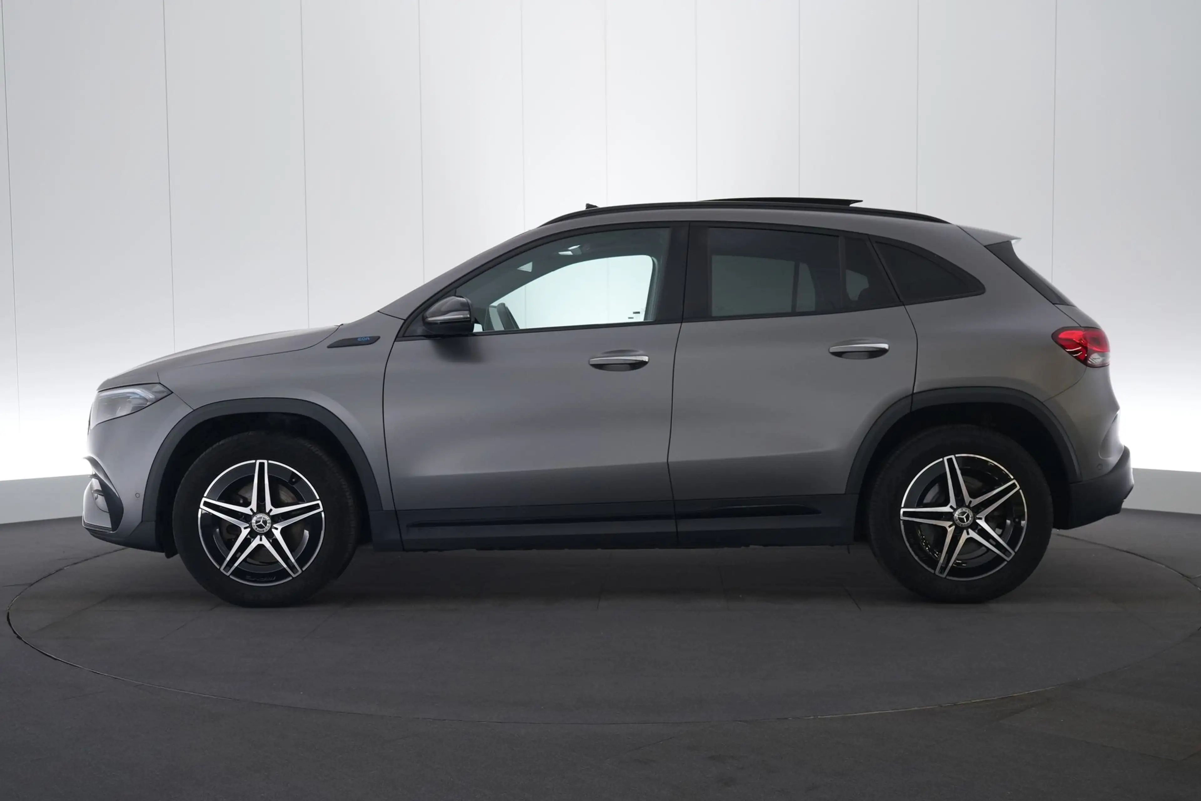 Mercedes-Benz EQA 250 Business Solution AMG Line Magno Matte LEDER/ALCAN — photo 11