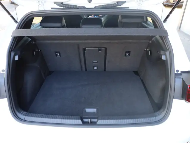 Volkswagen Golf view 13