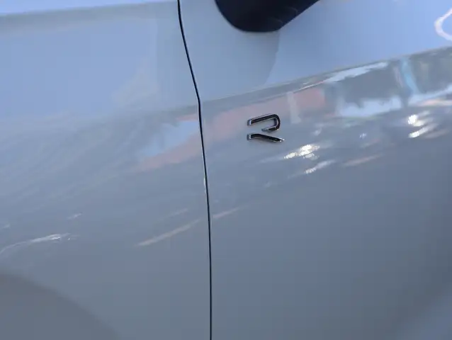 Volkswagen Golf view 3