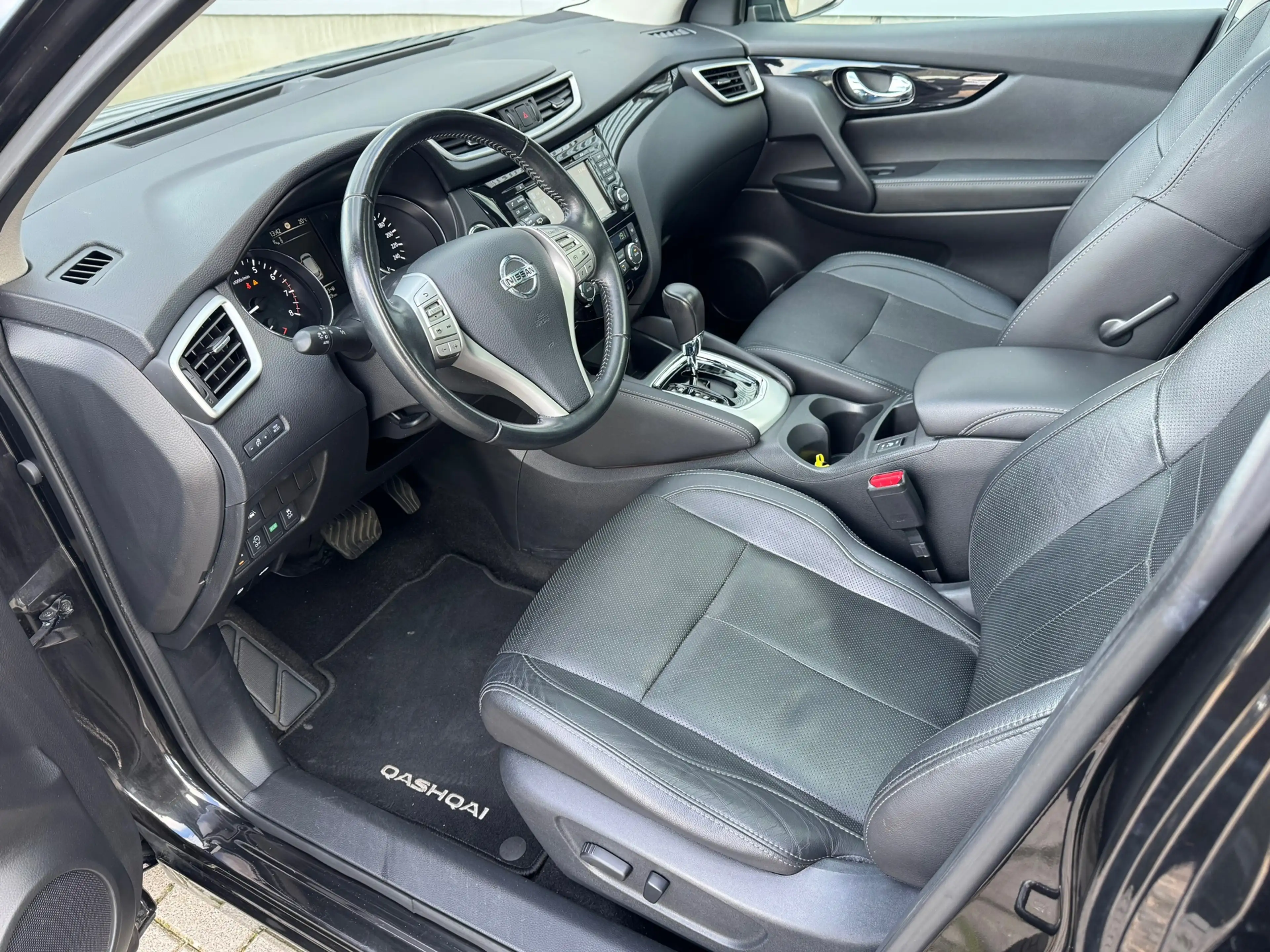 Nissan Qashqai 1.2 Tekna automaat [ panodak,leer,fm navi,camera,1 — photo 8