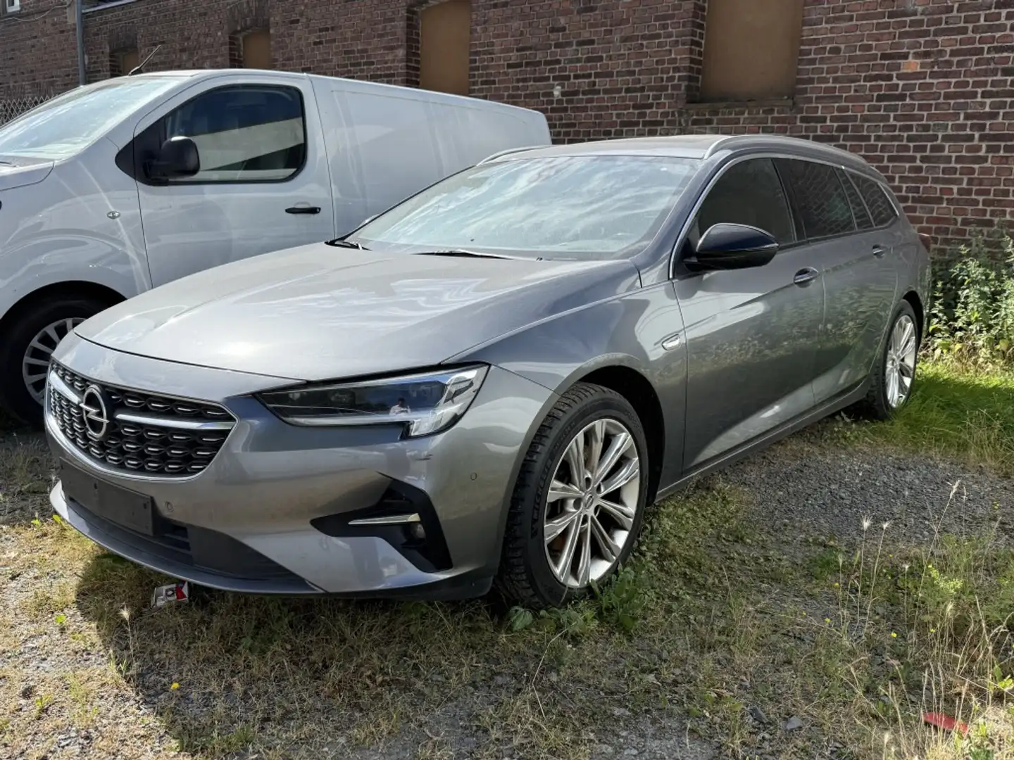 Opel Insignia Sports Tourer 2.0 Diesel Aut. Business Grey - 2