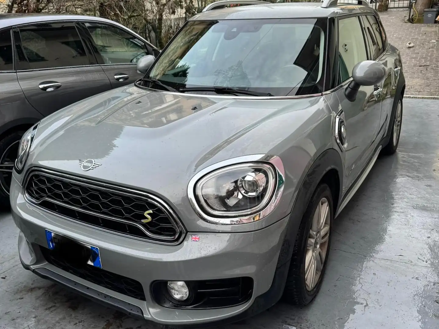 MINI Cooper Countryman All 4 Hybrid Plug In Gris - 1