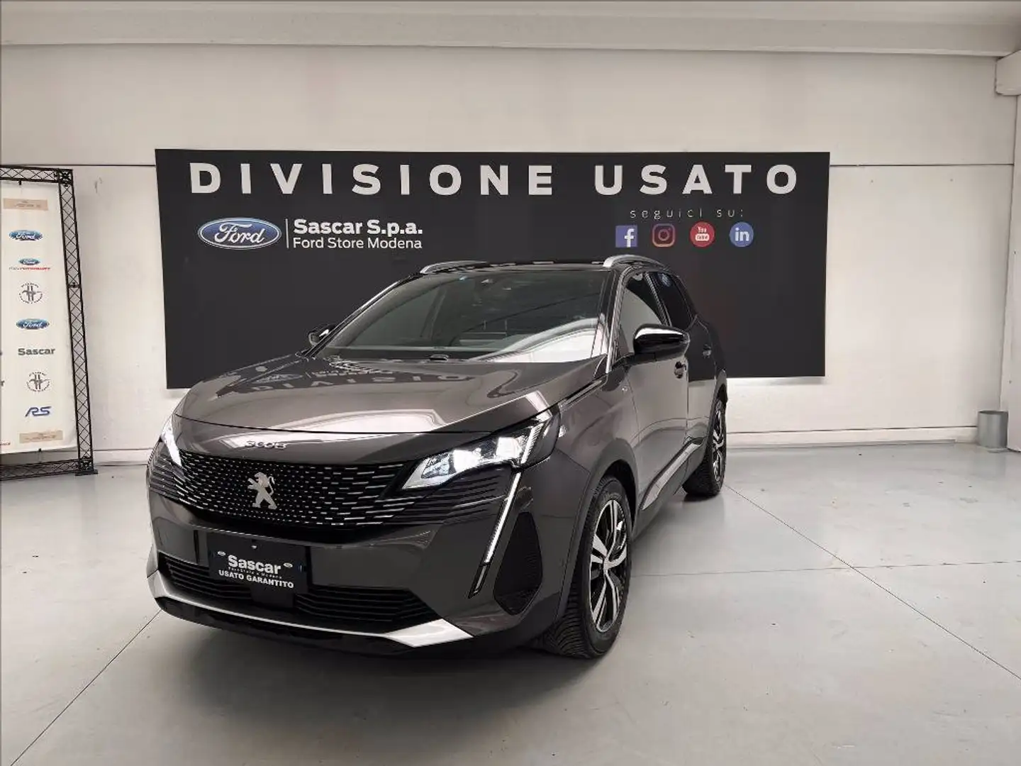 Peugeot 3008 1.5 bluehdi GT s&s 130cv Grigio - 1