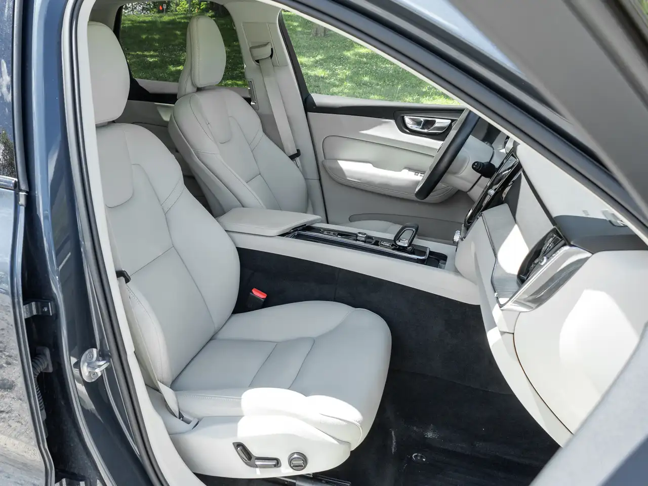 Volvo XC60 снимка Volvo XC60