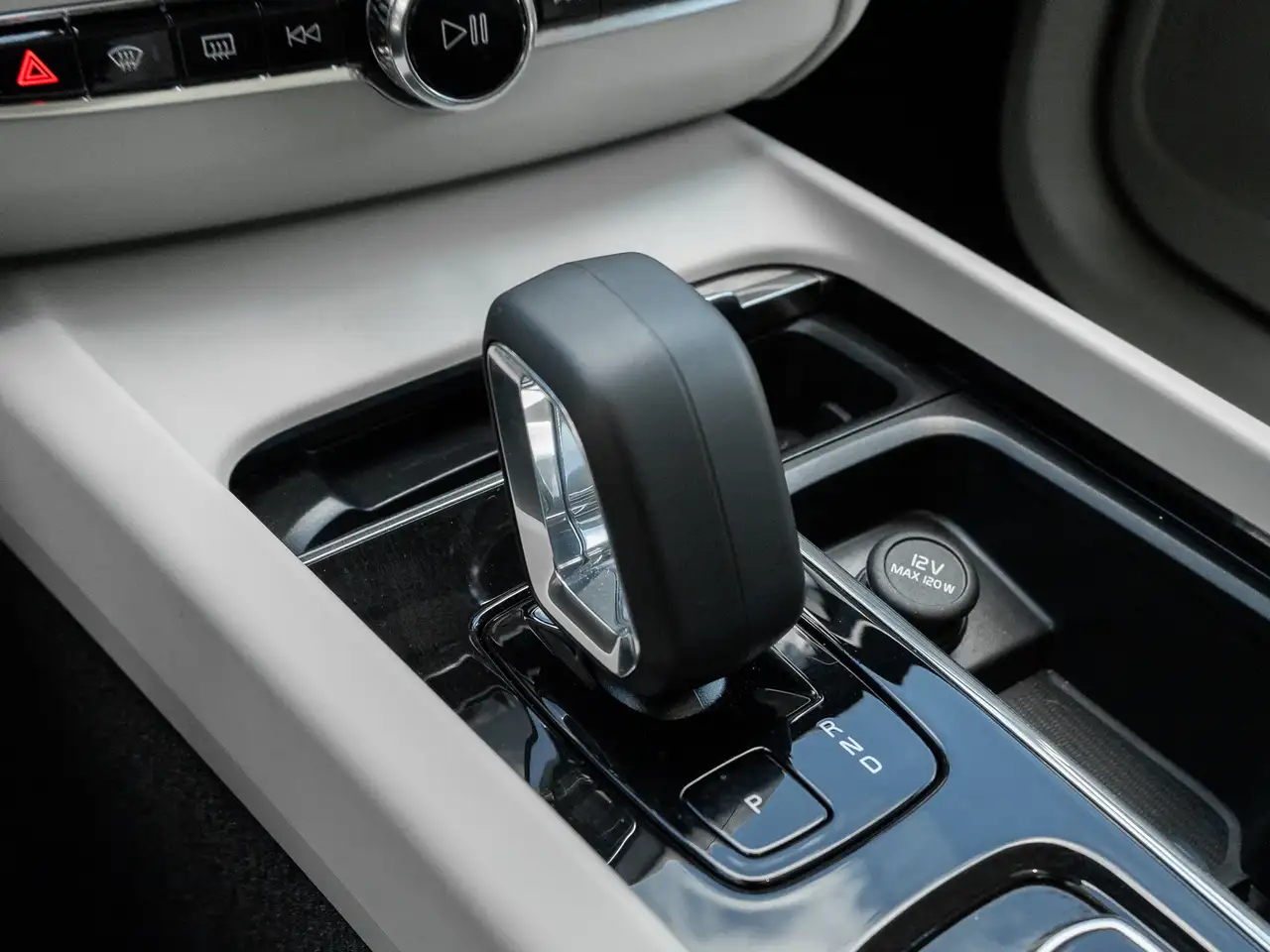 Volvo XC60 снимка Volvo XC60