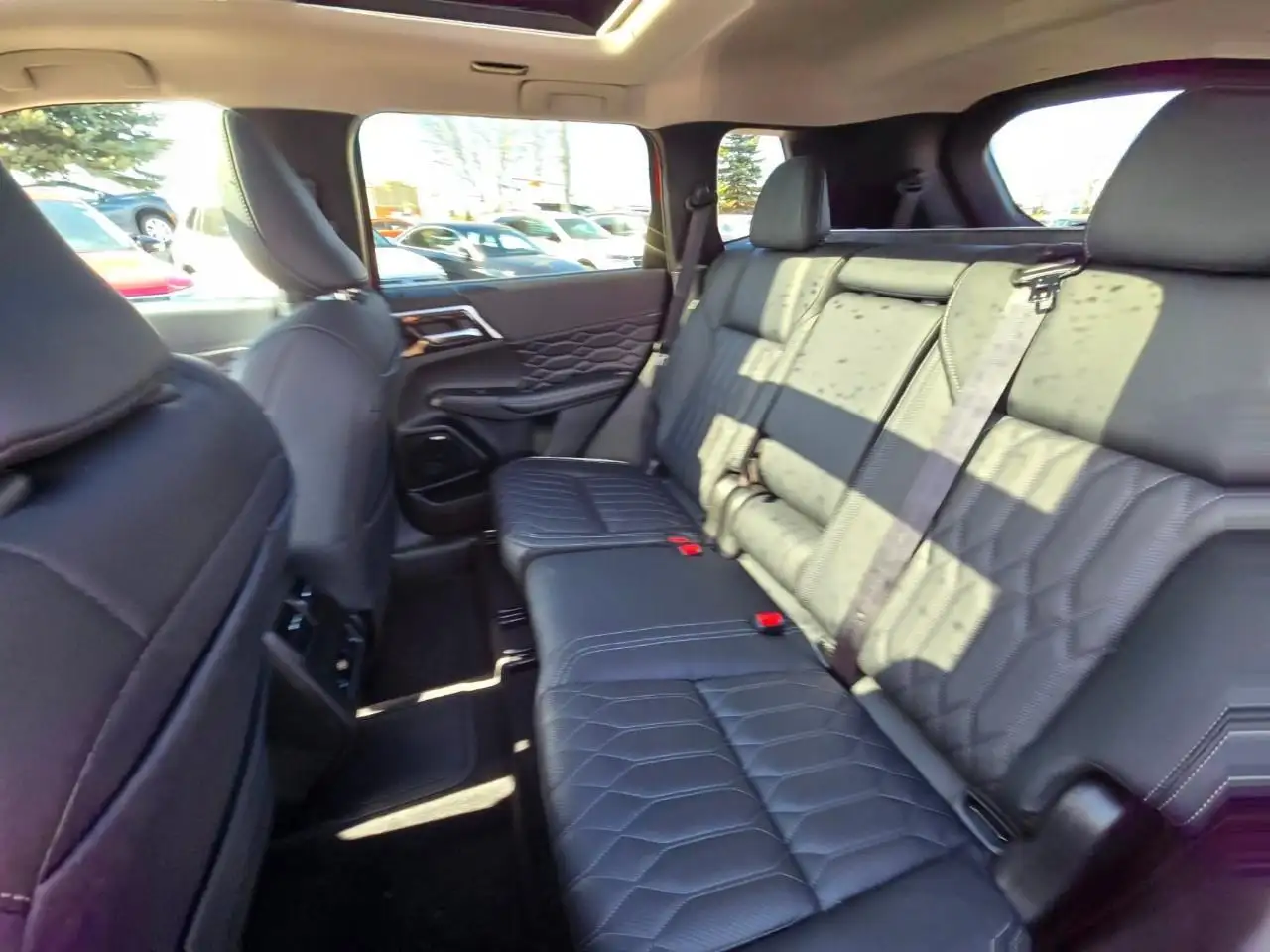 Mitsubishi Outlander снимка Mitsubishi Outlander