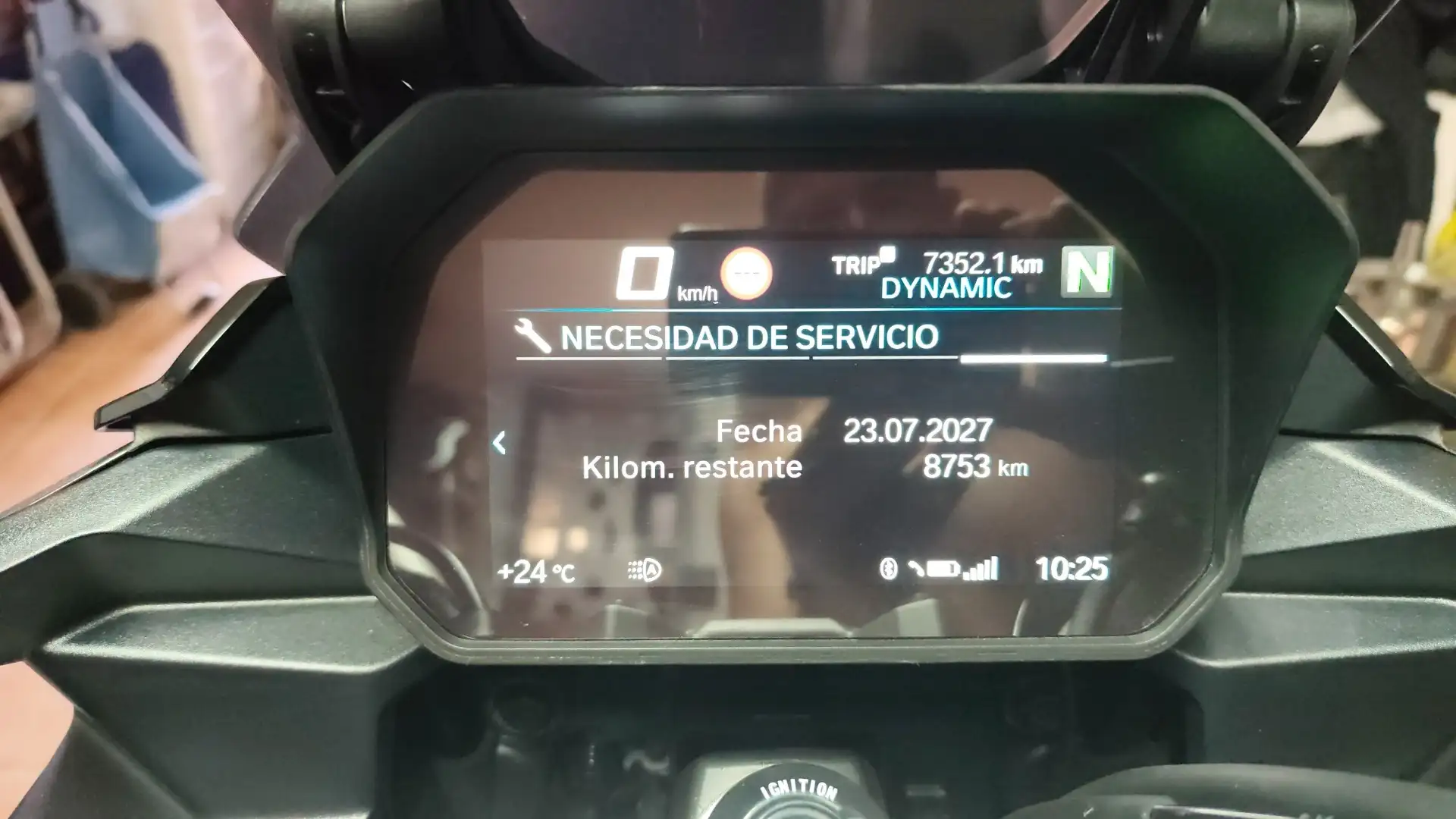 BMW F 900 XR Triple Black Negro - 2