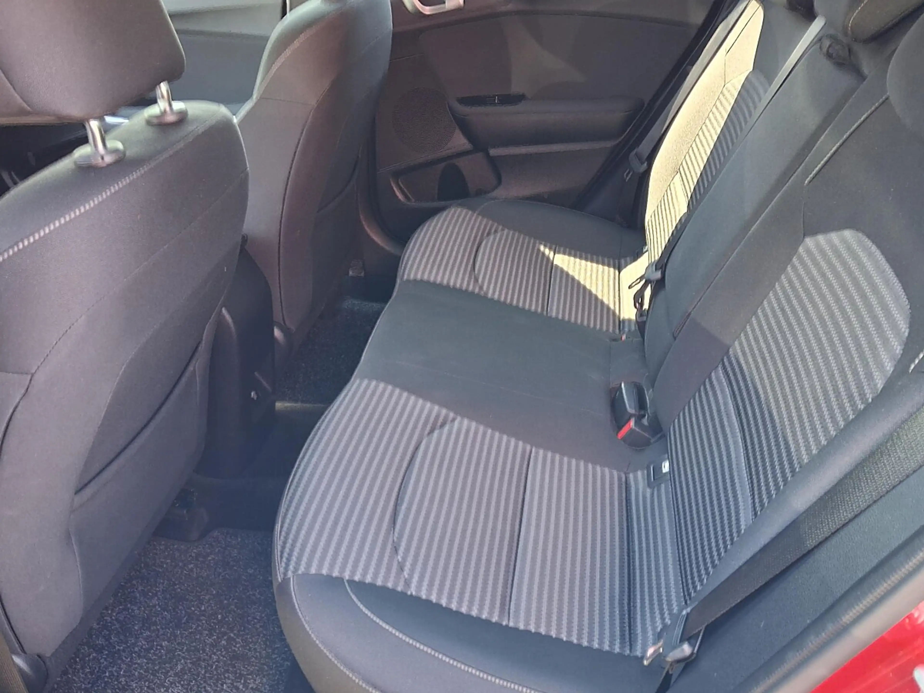 Kia Ceed / cee'd ceed 1,0 T-GDI GPF Silber — photo 6