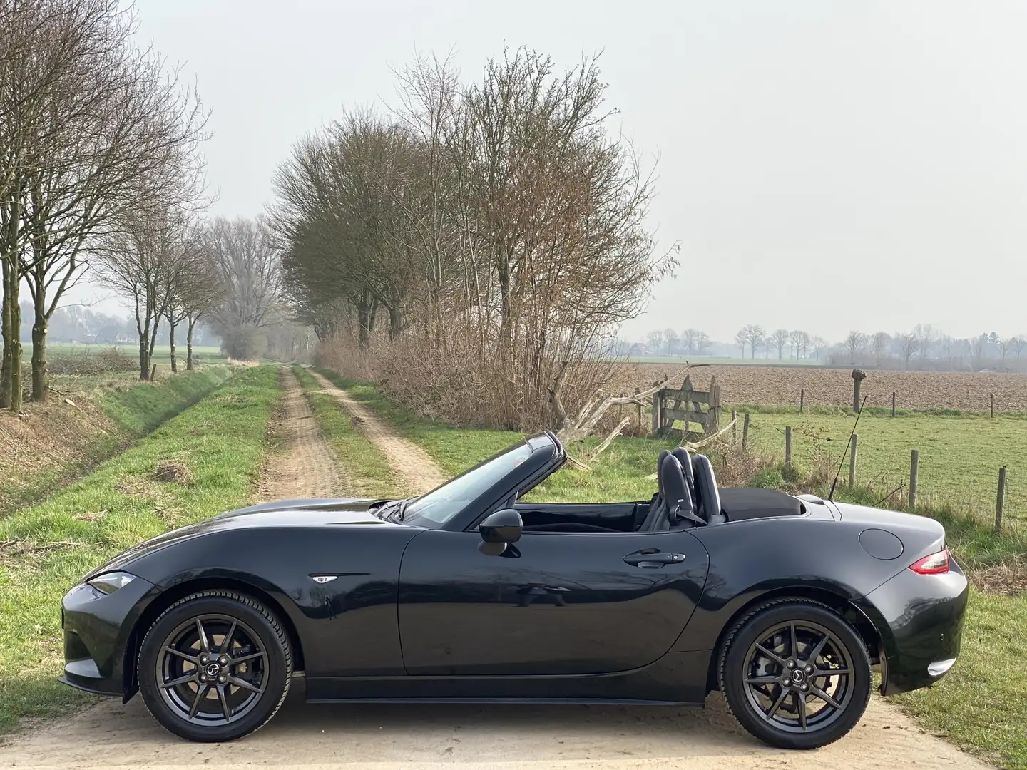 Mazda MX-5 ND 1.5 SkyActiv-G 131 TS+, 41.000KM, PARKEERSENSOR Schwarz - 2