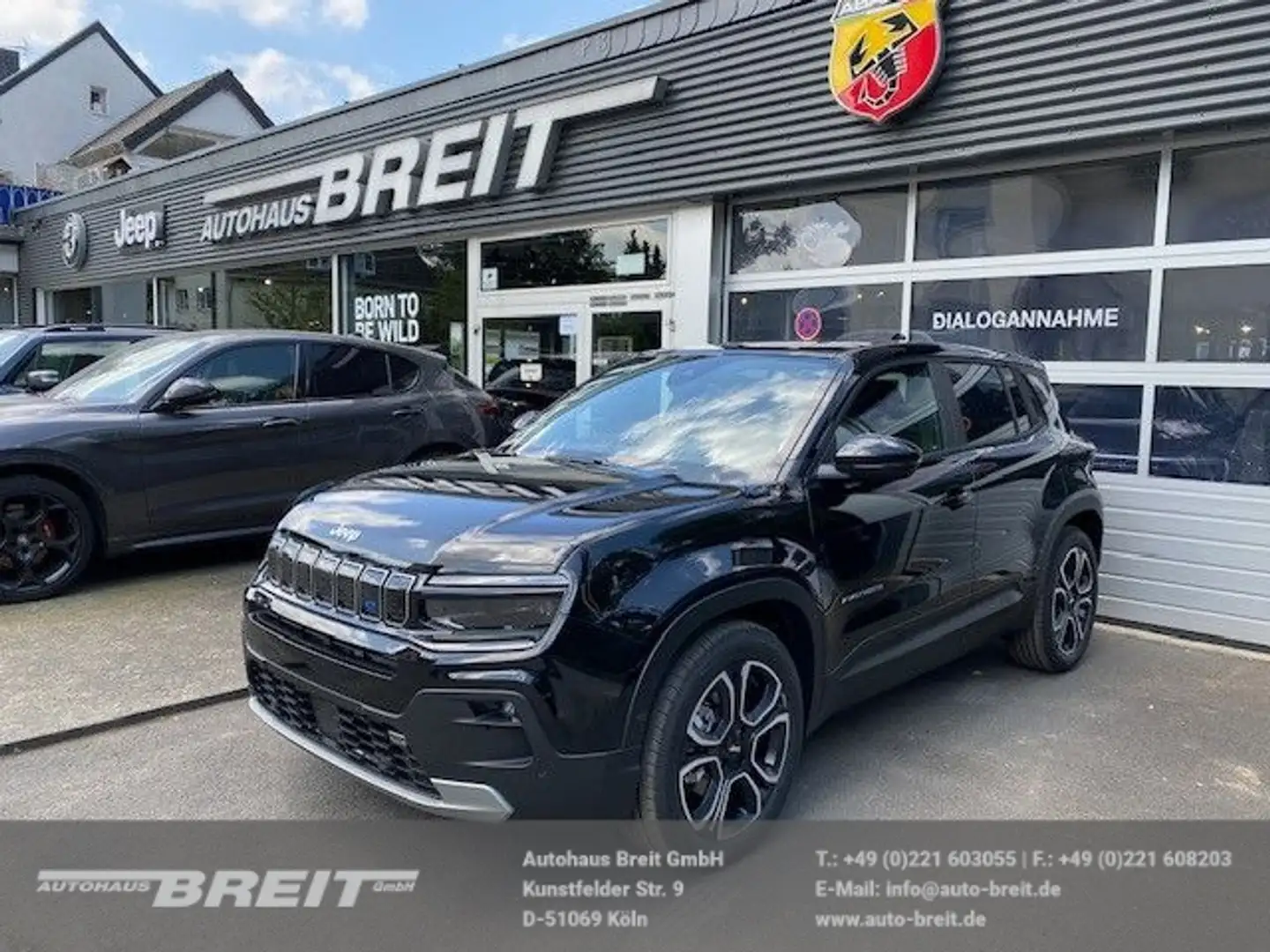 Jeep Avenger 54 kWh 115 kW Summit Schwarz - 1