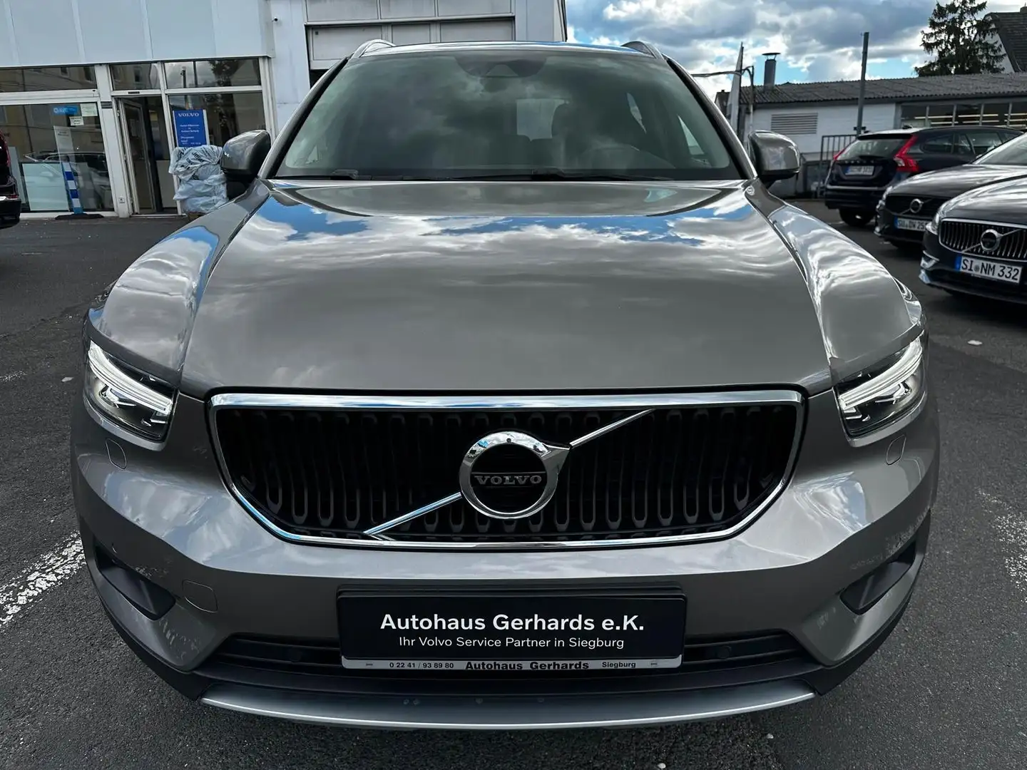 Volvo XC40 T2 Momentum Pro,ACC,BLIS,LED,Kamera,L+Sheiz Gris - 2