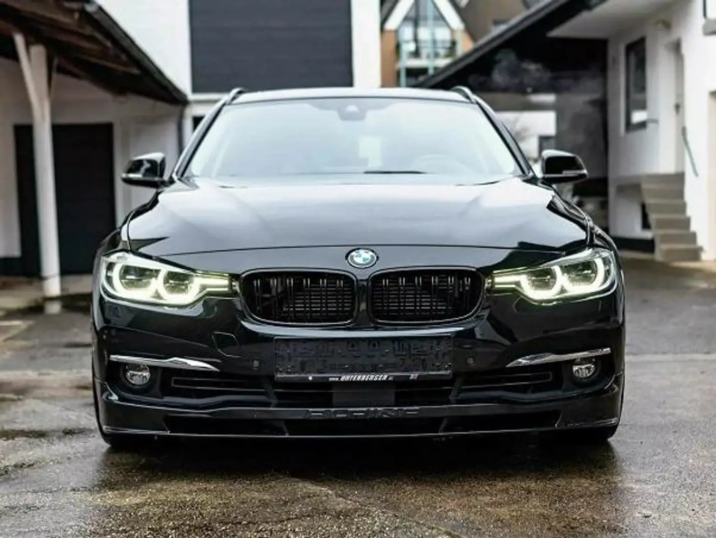 BMW 335 335i Touring Aut. Schwarz - 2