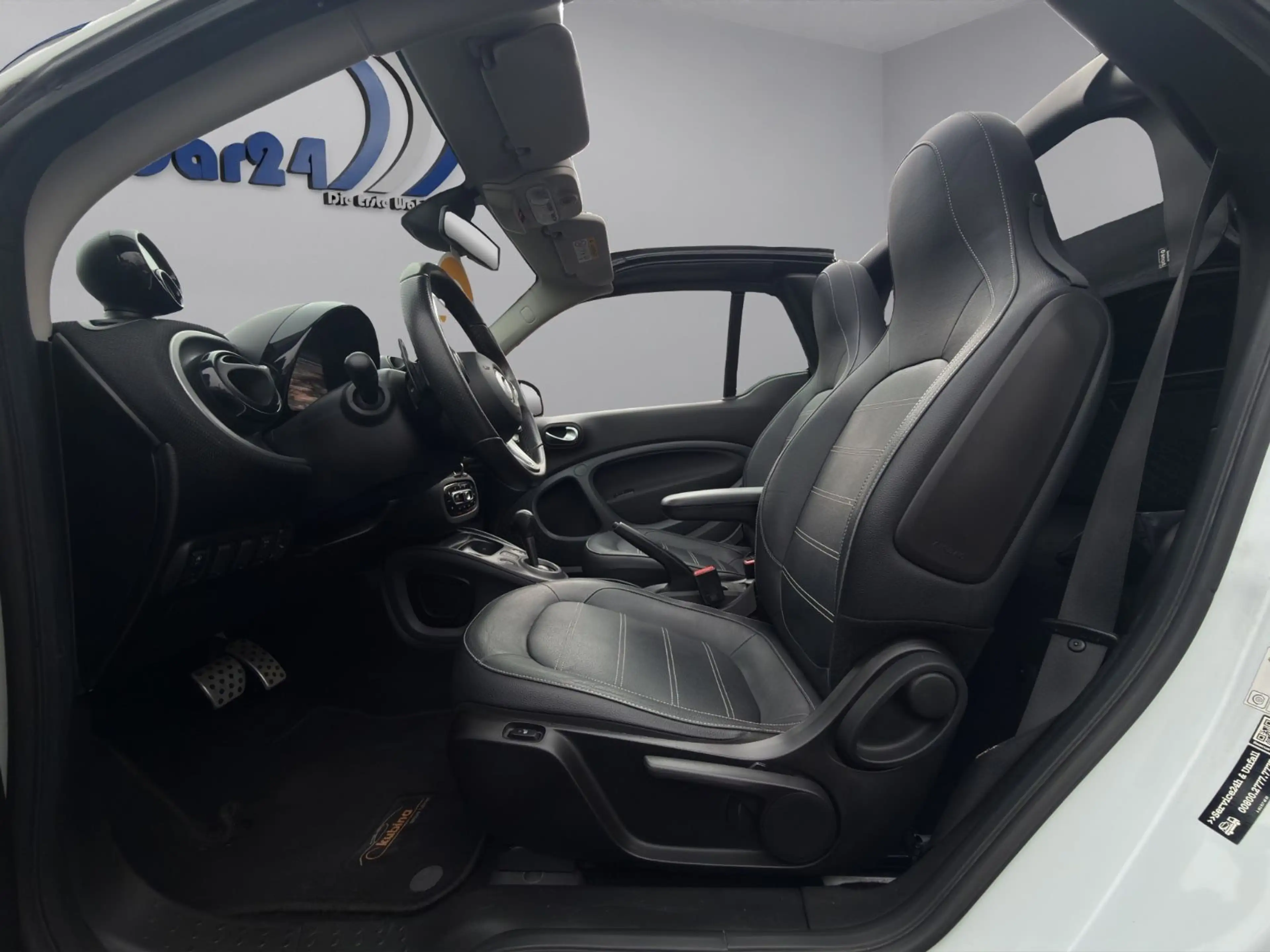 smart forTwo Cabrio°PDC°Leder°Navi°SZH°Garantie — photo 13