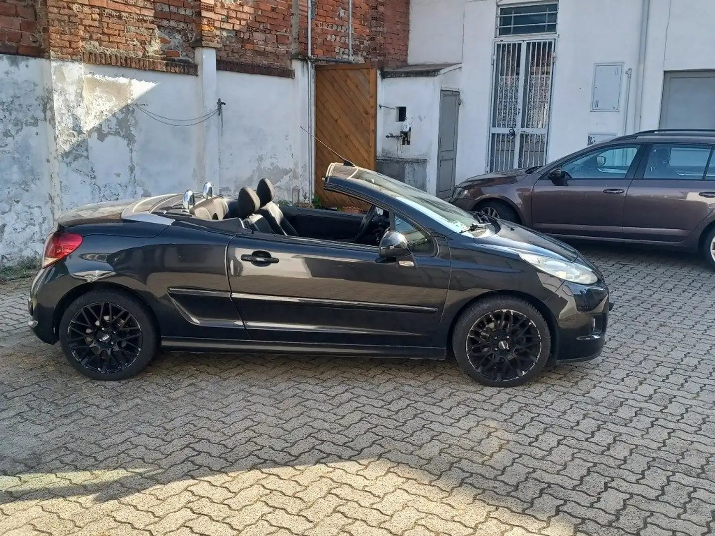 Peugeot 207 1.6 8V HDi 112CV CC Nero - 2