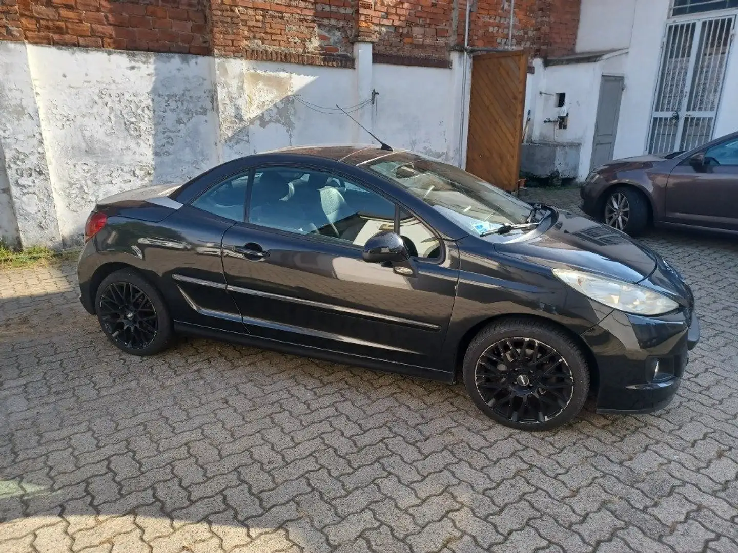 Peugeot 207 1.6 8V HDi 112CV CC Nero - 1