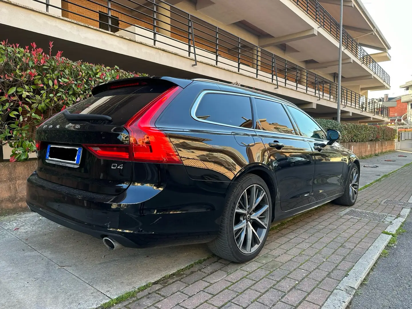 Volvo V90 2.0 d4 Momentum Business Plus geartronic my19 Nero - 2