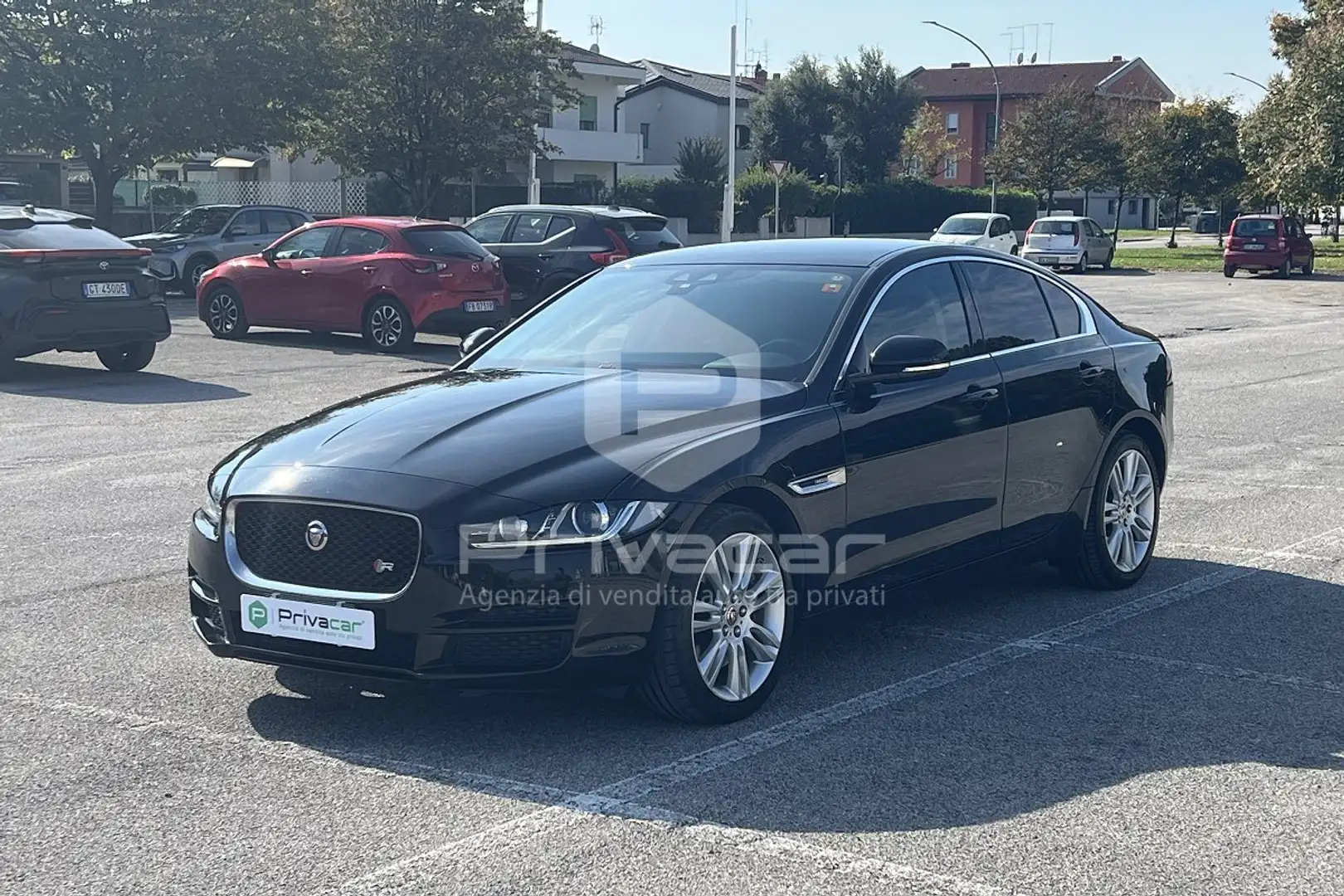 Jaguar XE XE 2.0 D Turbo 180 CV AWD aut. Portfolio Nero - 1