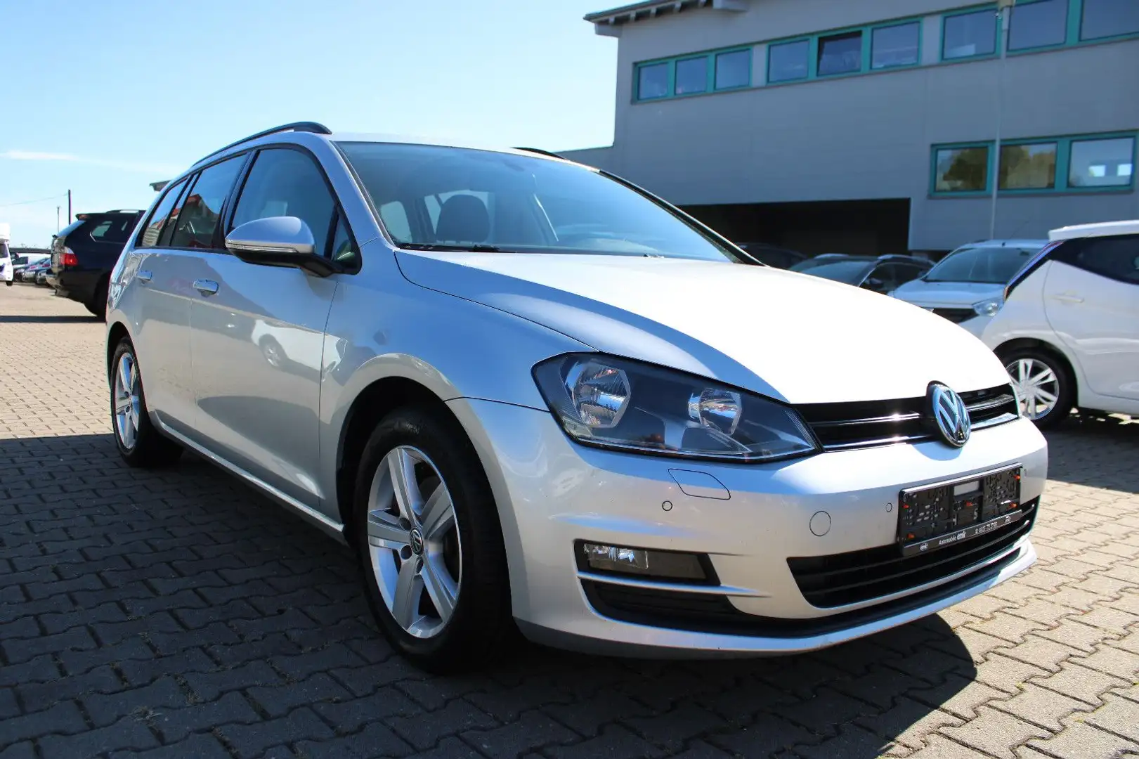 Volkswagen Golf 1.6 TDI  Variant Navi,PDC,Leder,SHZ. Silber - 2