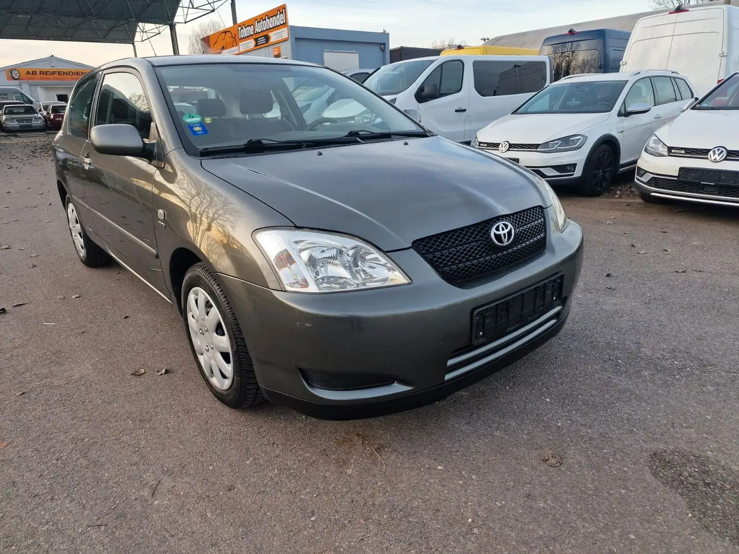 Toyota Corolla 1.4 Compact Grau - 1