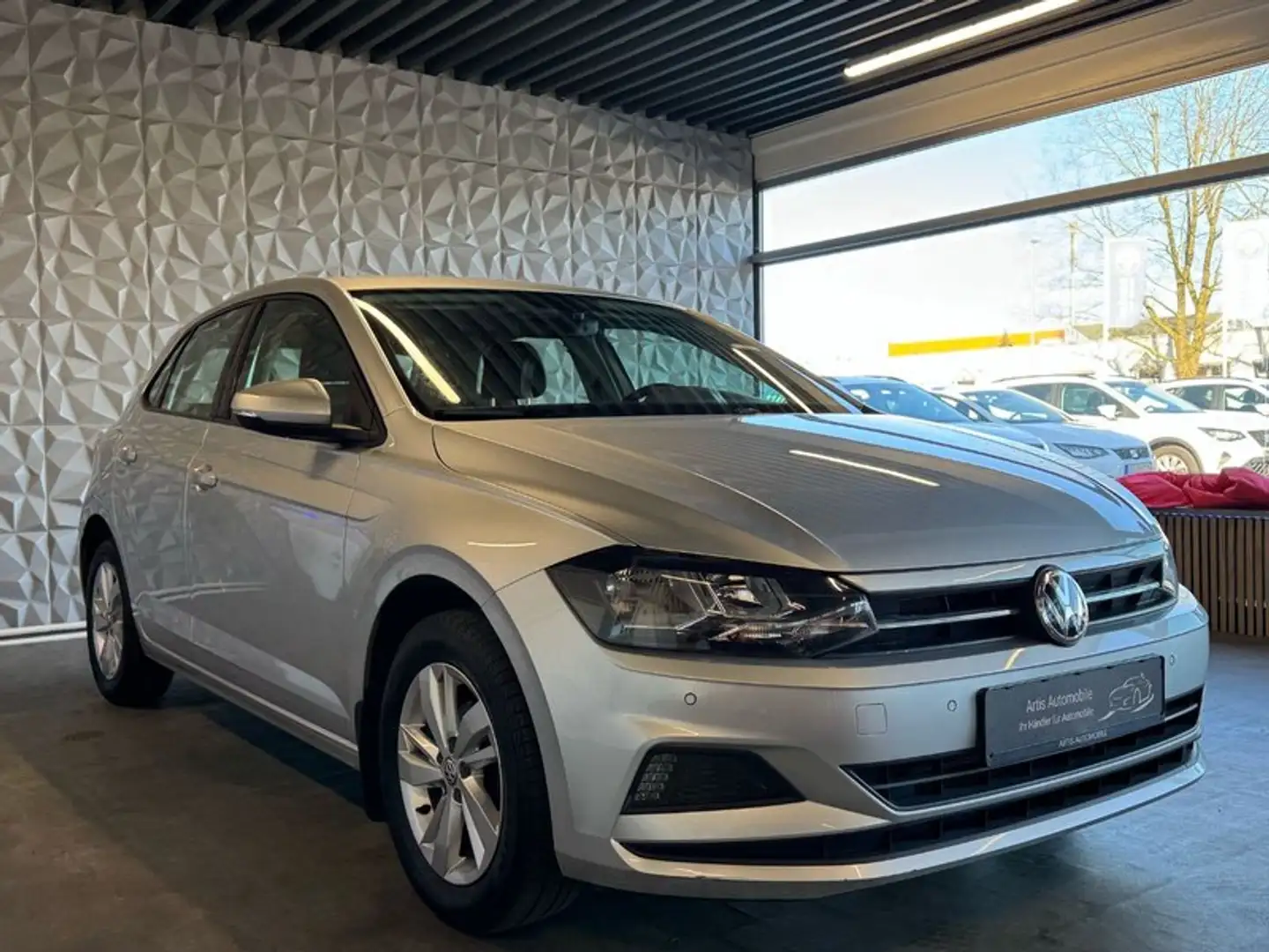 Volkswagen Polo VI *CARPLAY-NAVI*SITZHEIZUNG*AUTOMATIK Zilver - 2