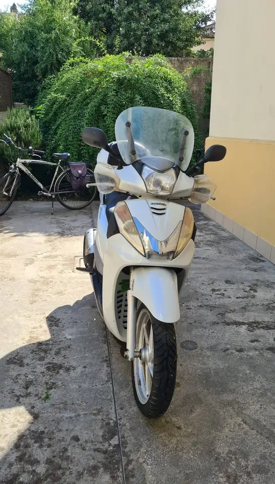 Honda SH 300