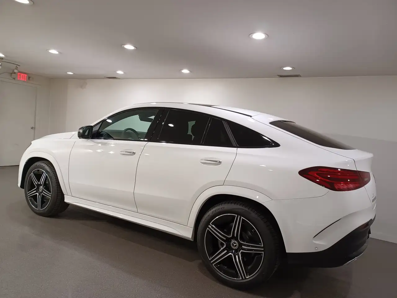 Mercedes-Benz GLE снимка Mercedes-Benz GLE