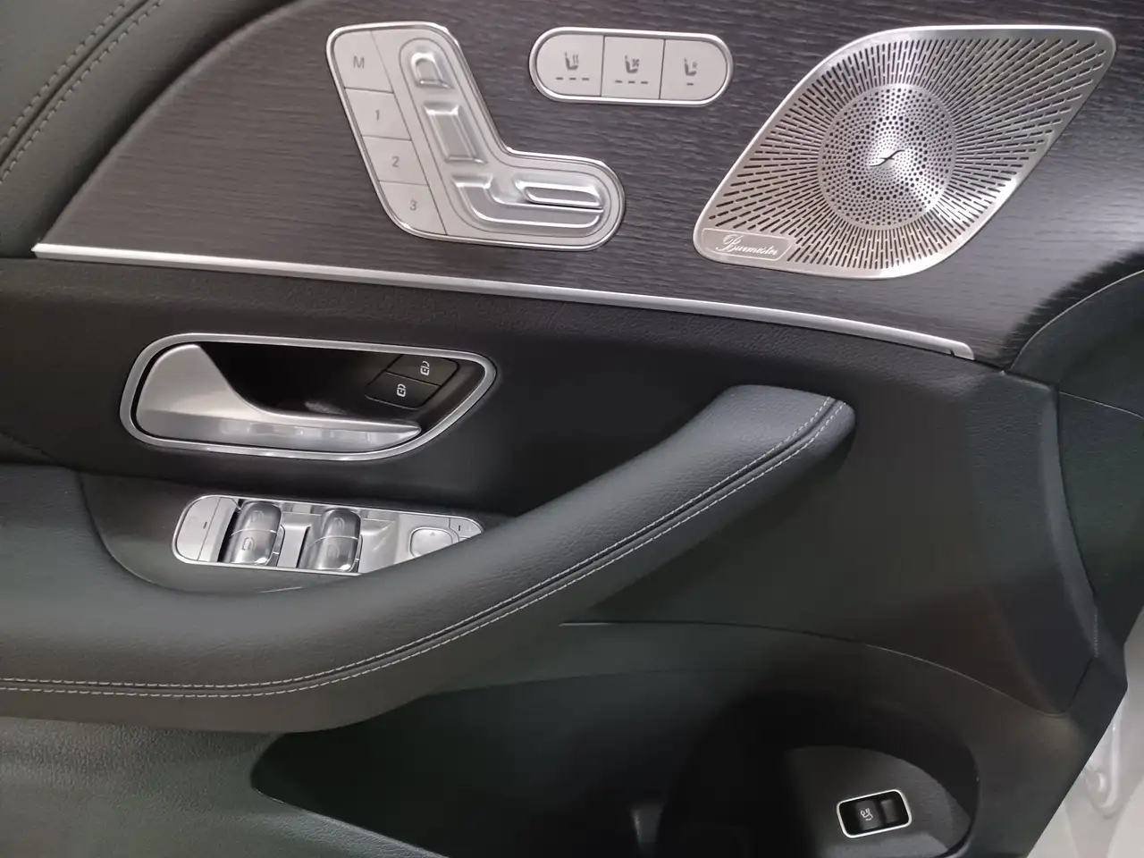 Mercedes-Benz GLE снимка Mercedes-Benz GLE