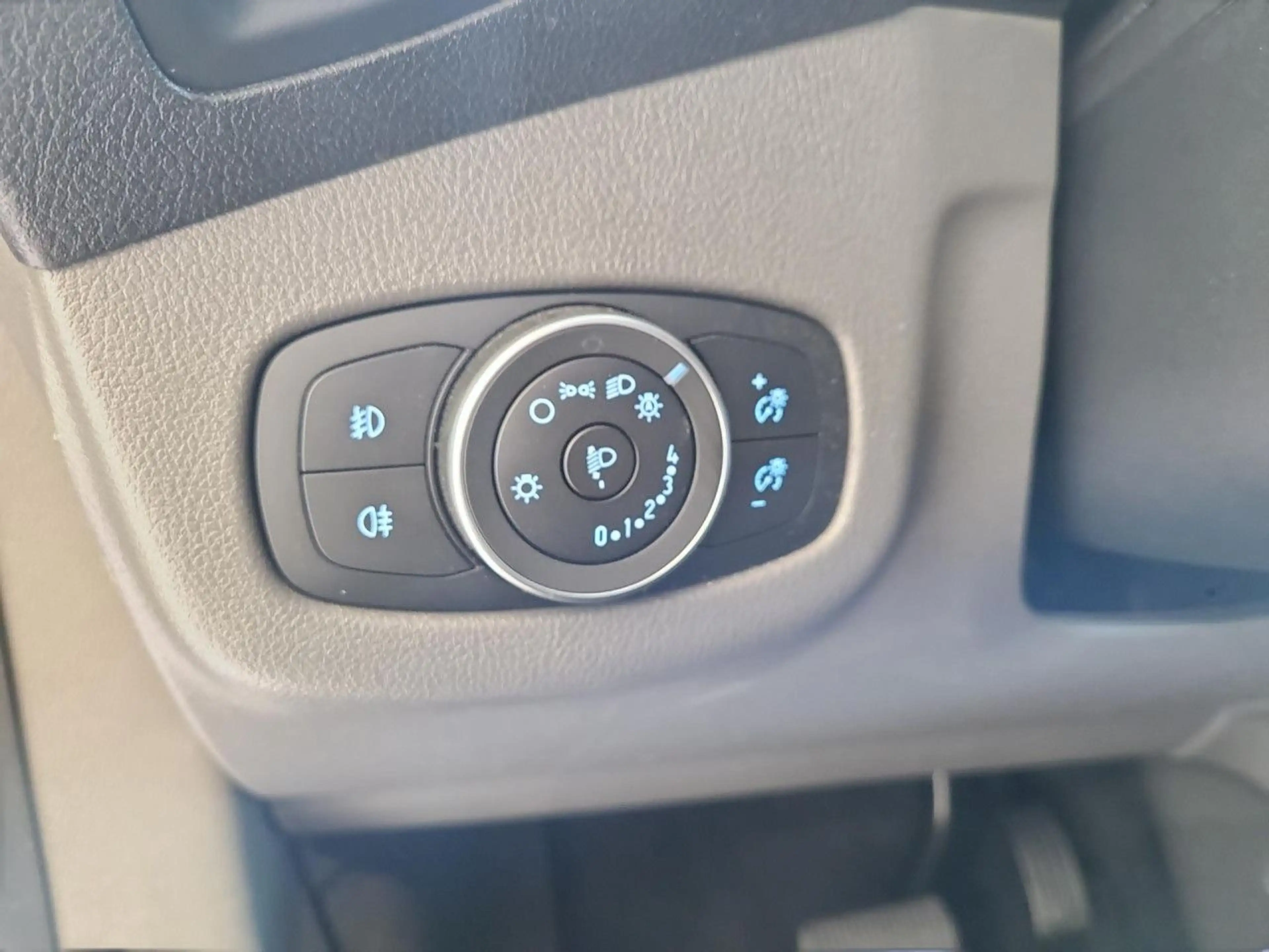 Ford Tourneo Custom 320 L2 Tourneo Titanium X Bluetooth — photo 14