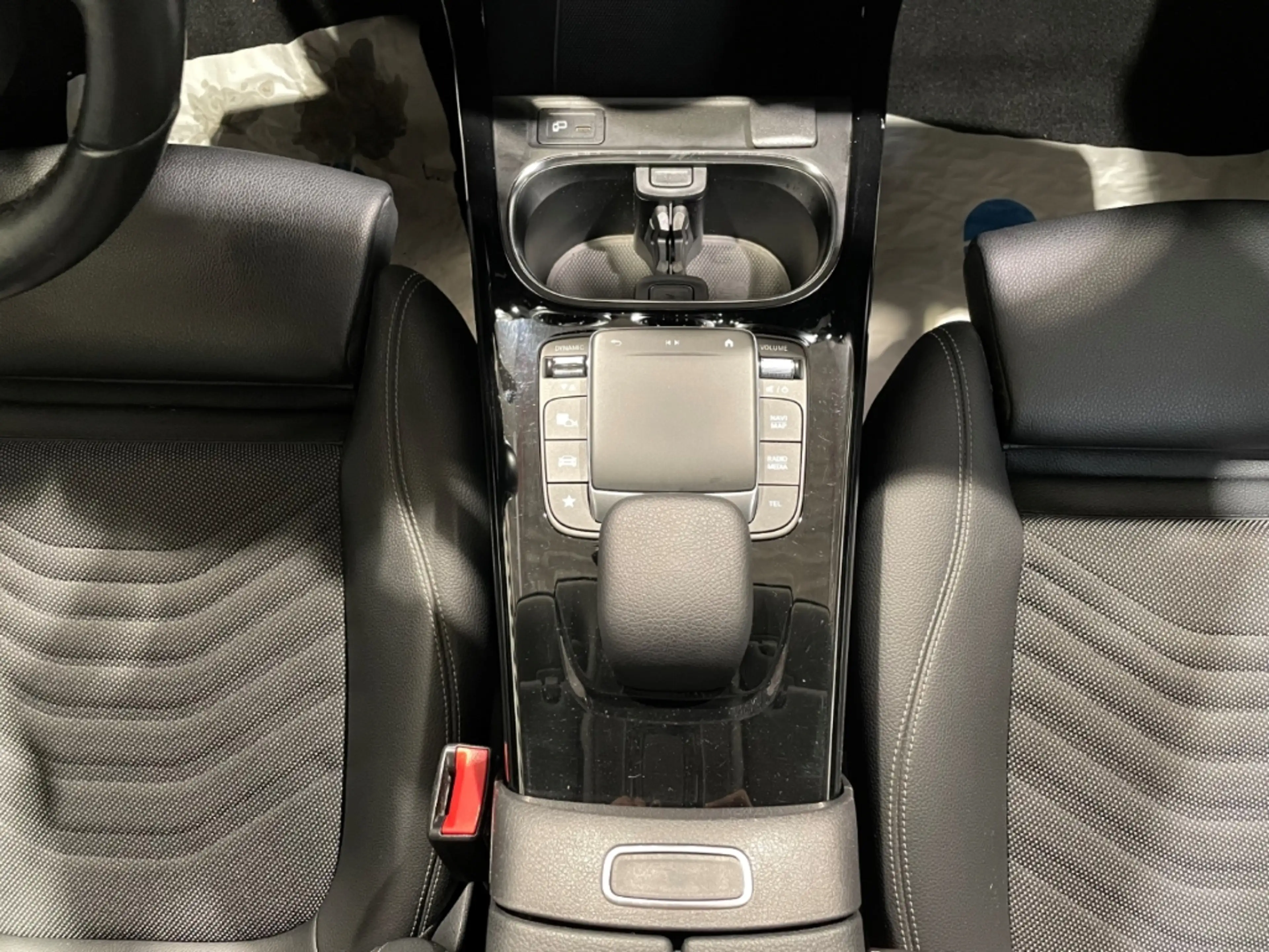 Mercedes-Benz A 200 Style Automatik EU6d LED Navi Klima PDC — photo 14