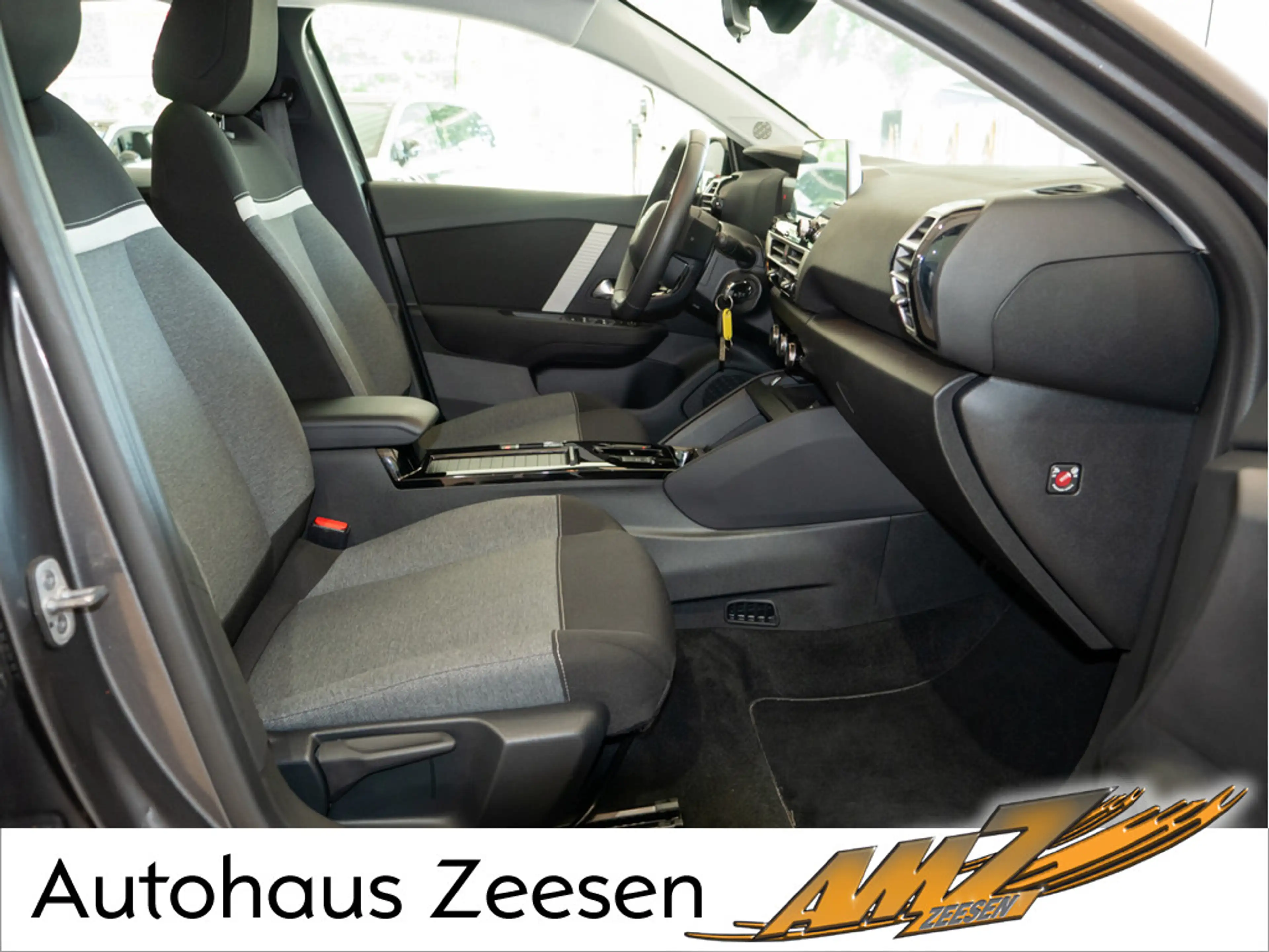 Citroen E-C4 Electric — photo 2