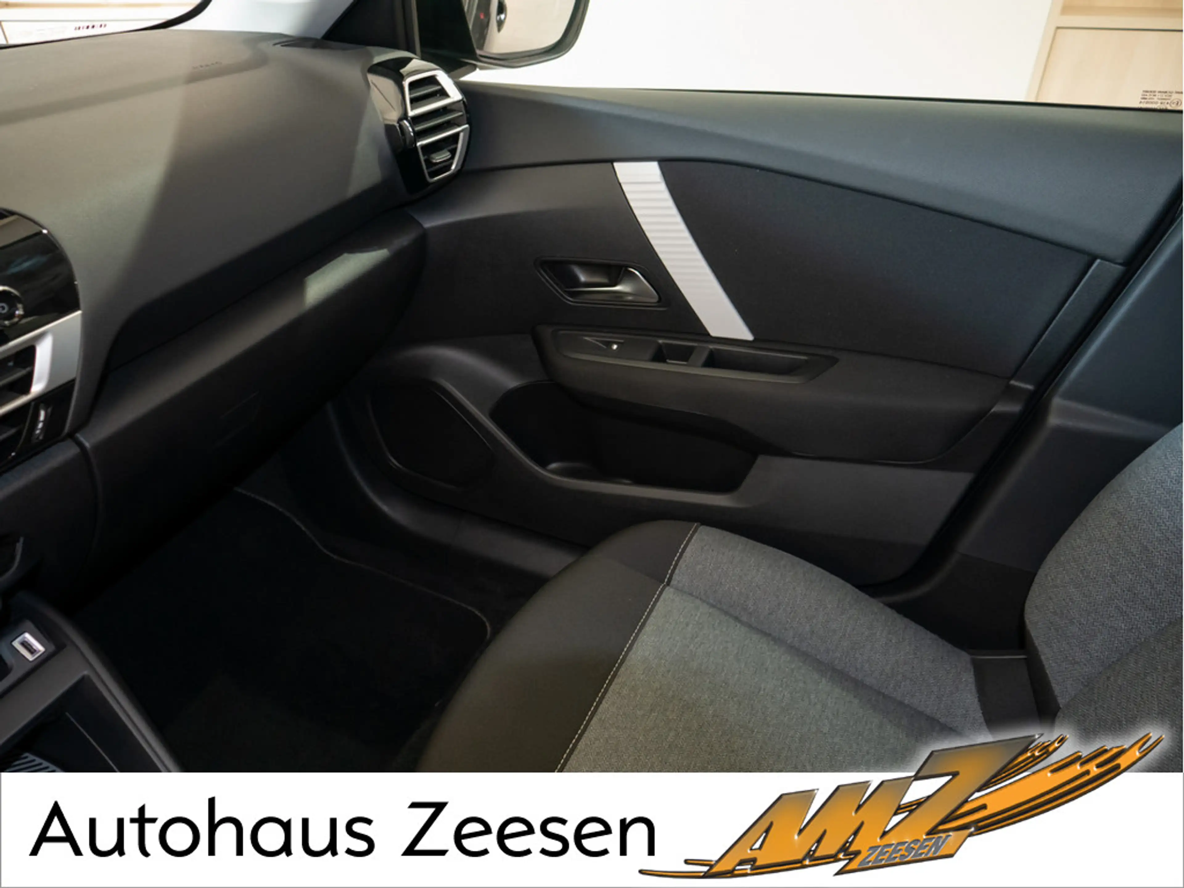 Citroen E-C4 Electric — photo 11