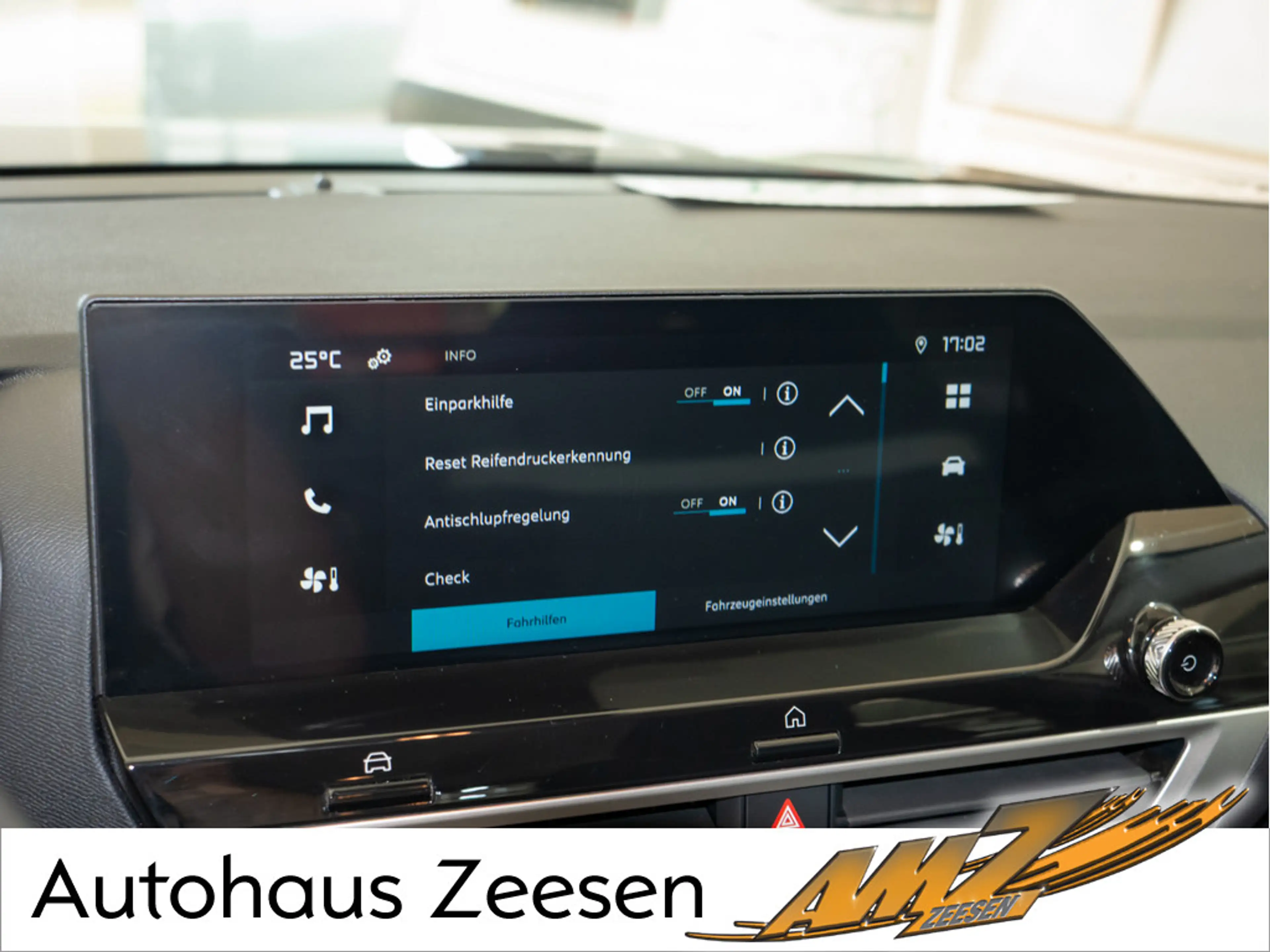 Citroen E-C4 Electric — photo 8
