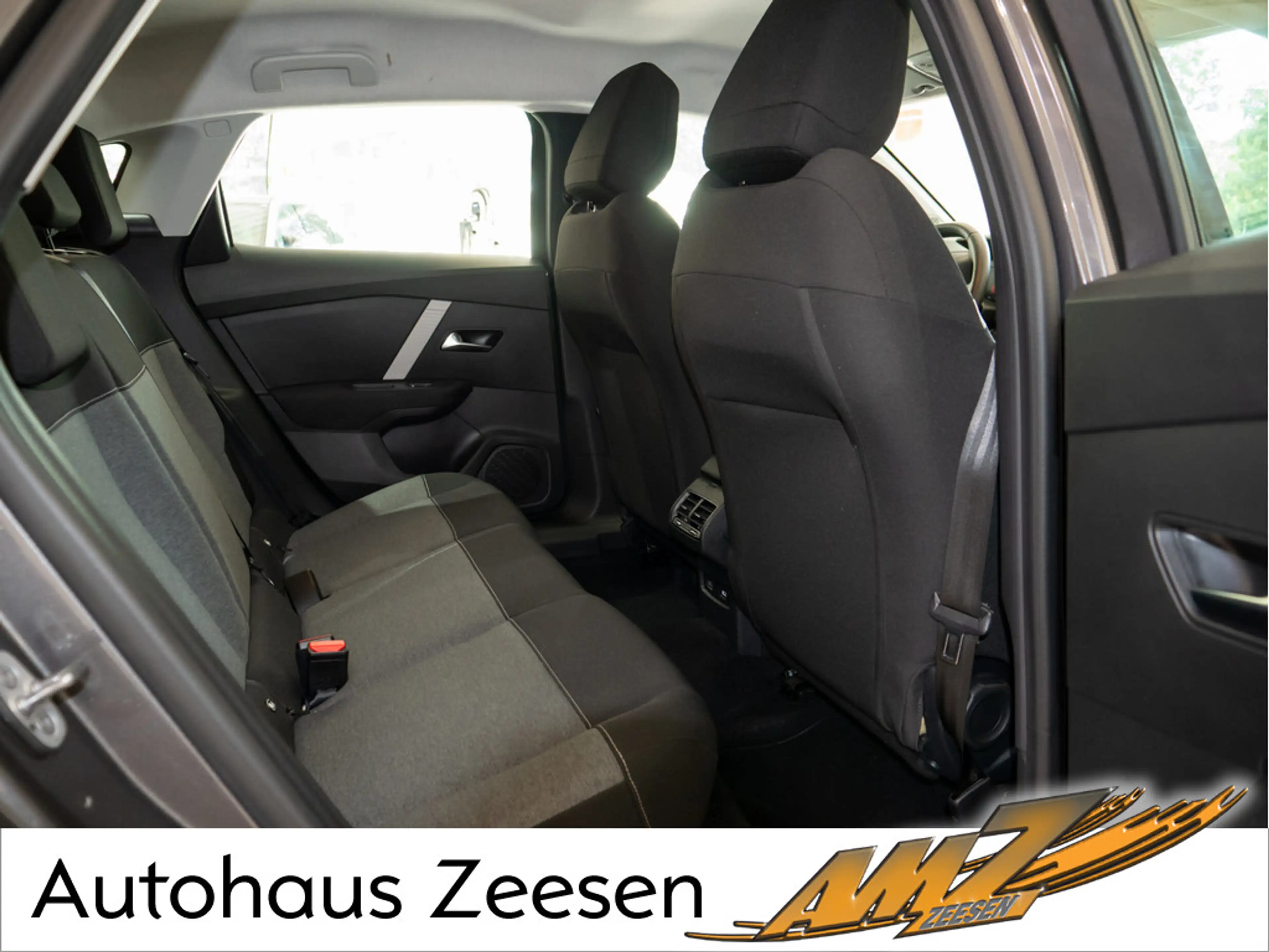 Citroen E-C4 Electric — photo 4